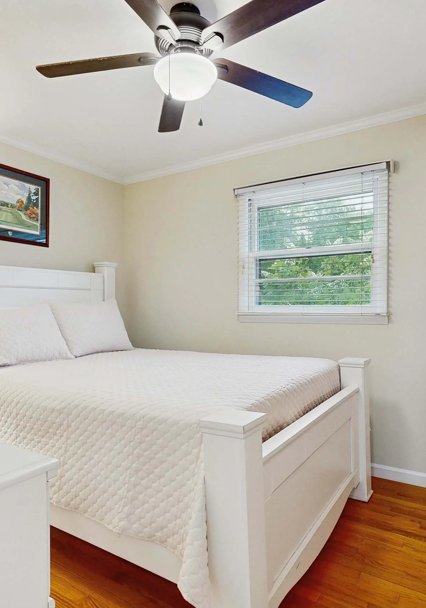 Cozy dog-friendly, house, fenced backyard, outdoor seating, deck, central air, w/d, wifi