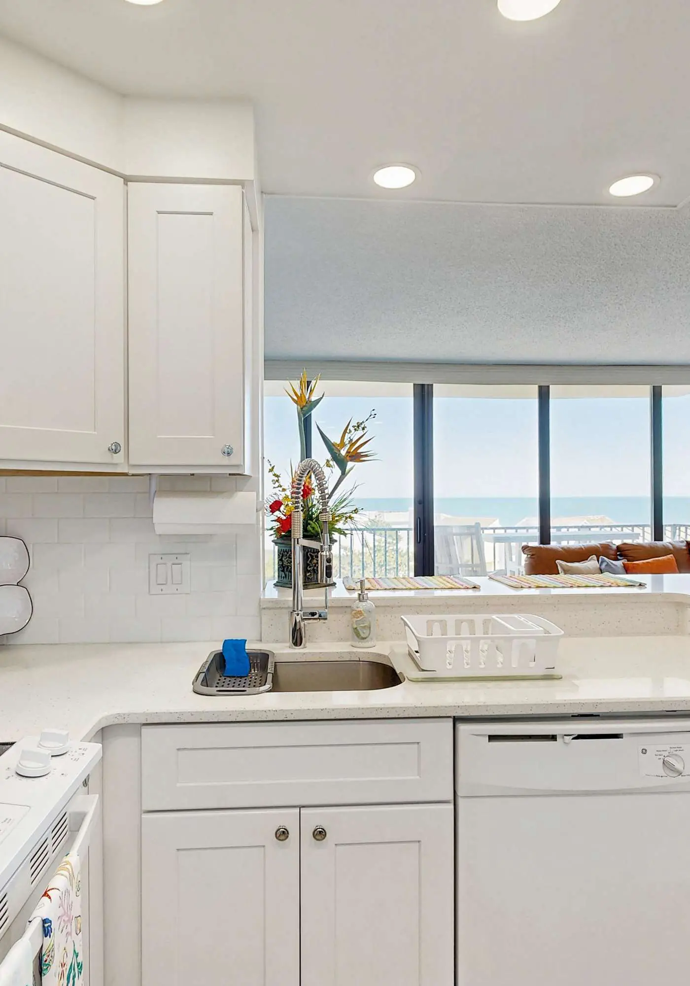 Sea Colony 4th floor condo with pools, tennis