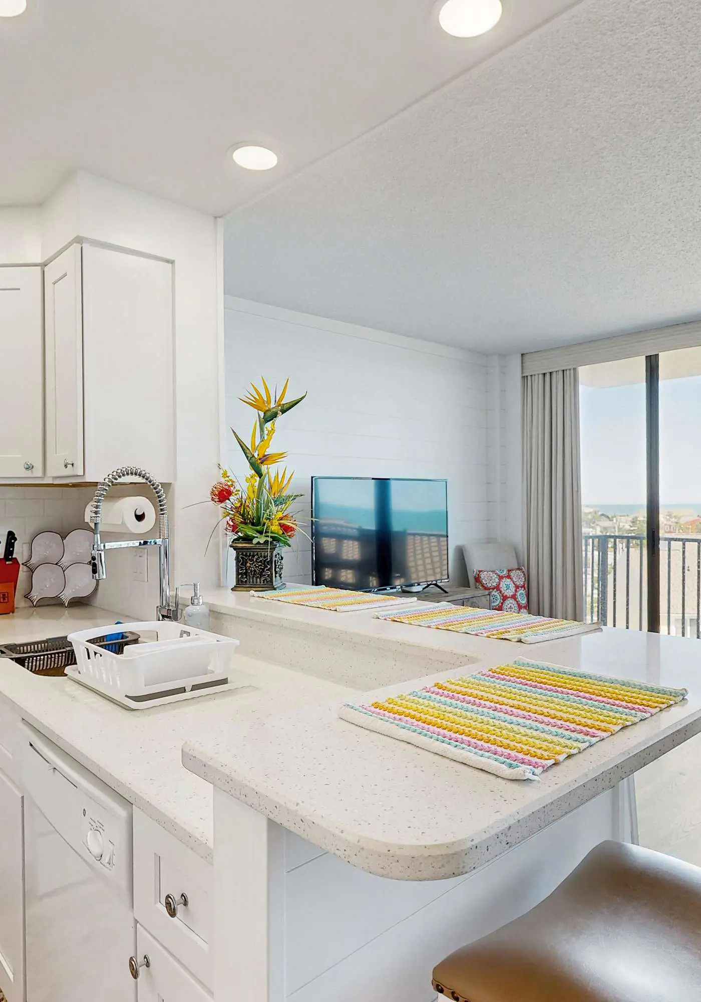 Sea Colony 4th floor condo with pools, tennis