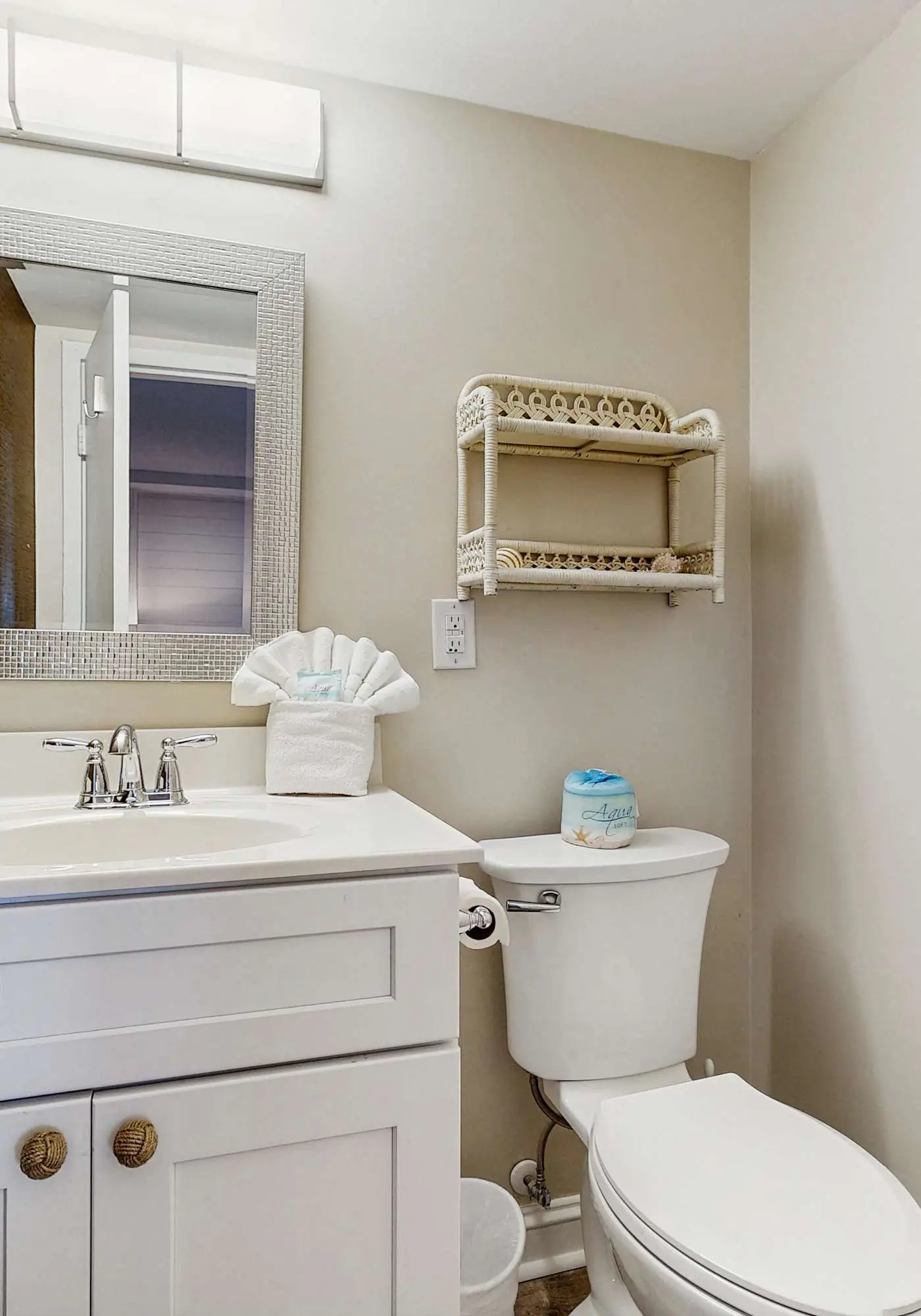 Sea Colony 4th floor condo with pools, tennis