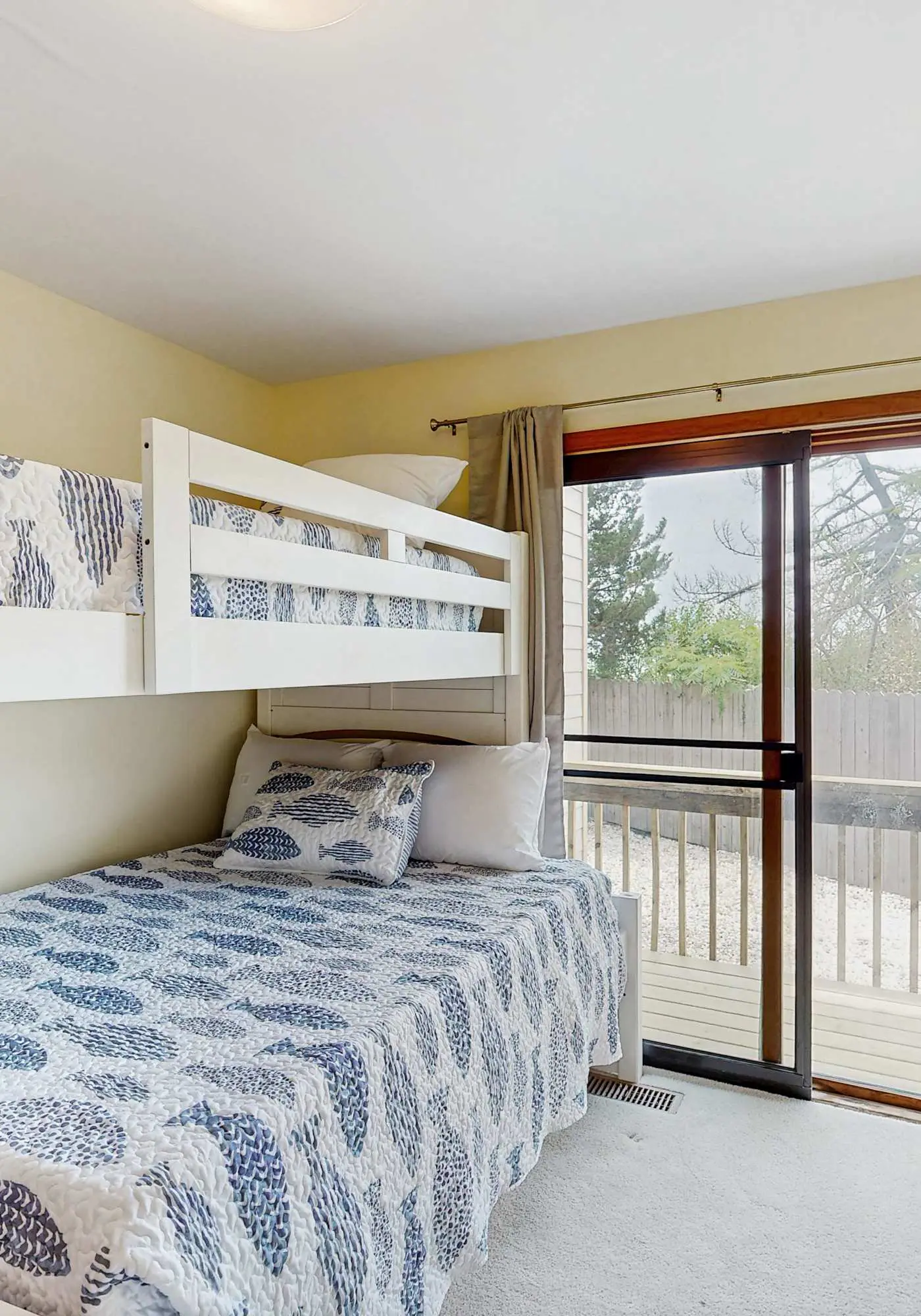Baystrand II in Dewey Beach walk to beach