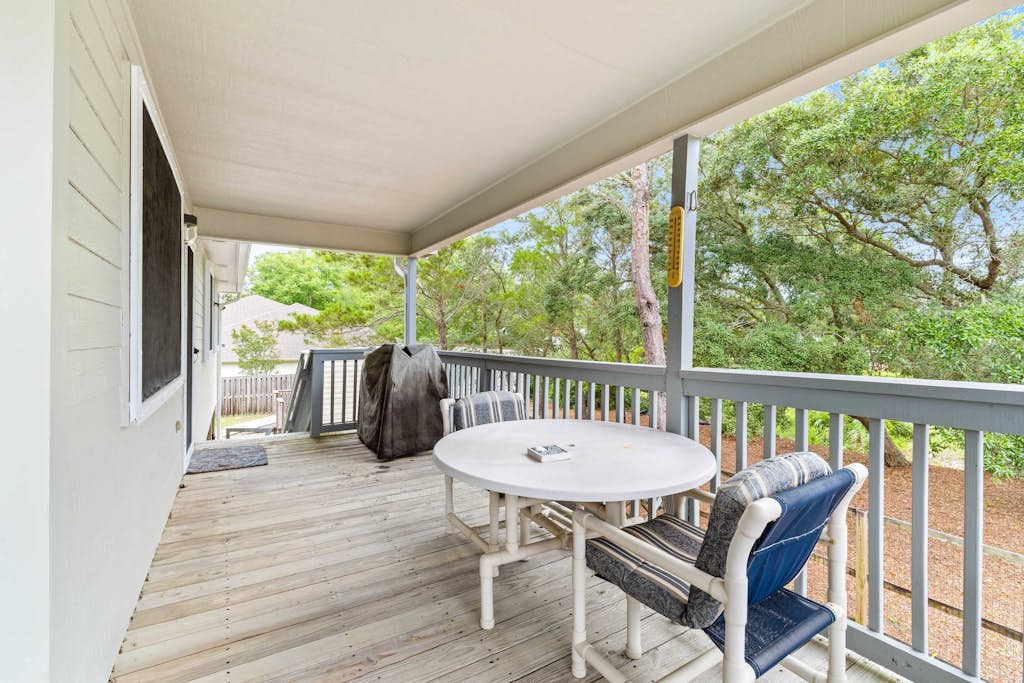 5BR Home, Located on Canal, Backyard with Deck and BBQ