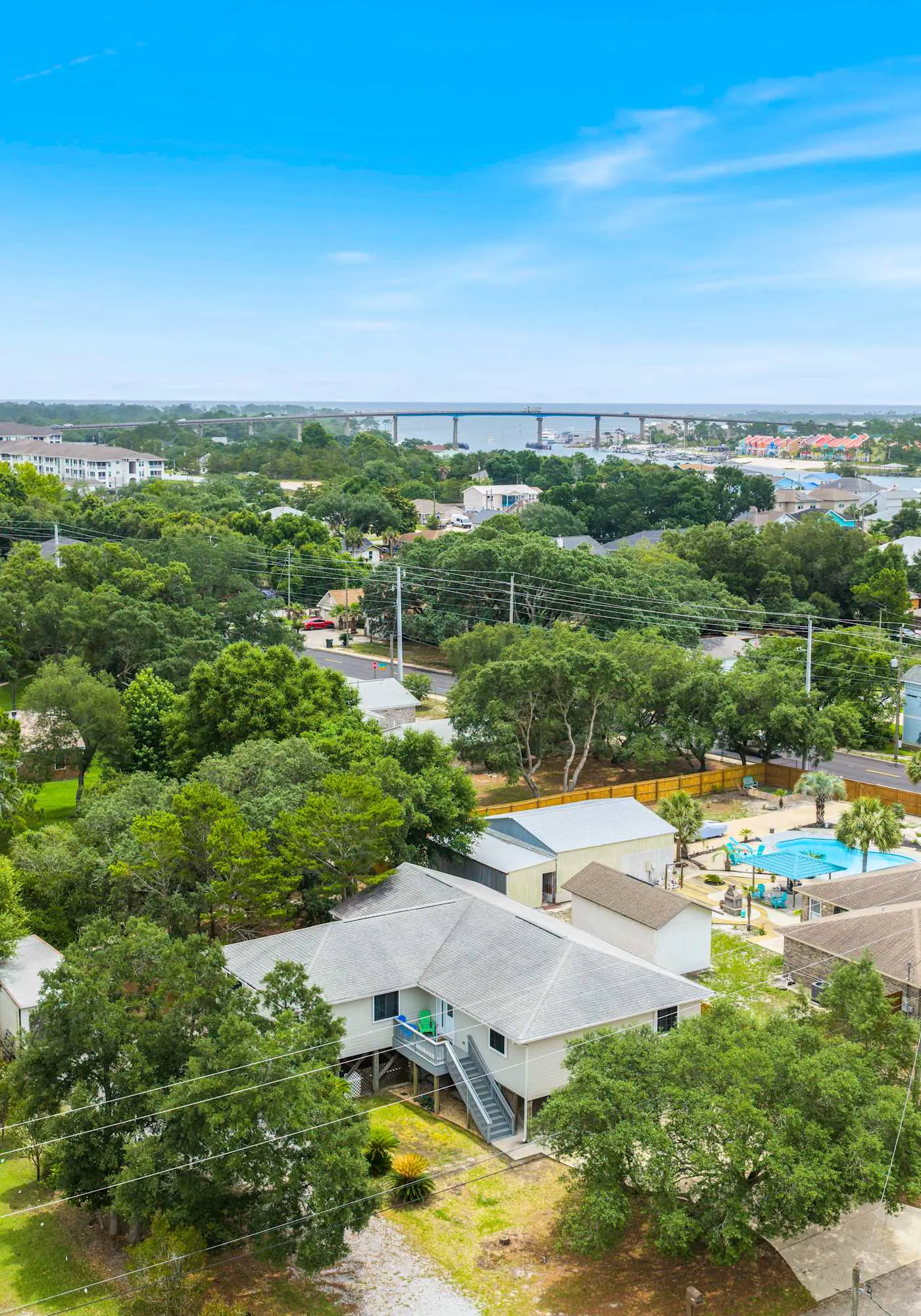 5BR Home, Located on Canal, Backyard with Deck and BBQ