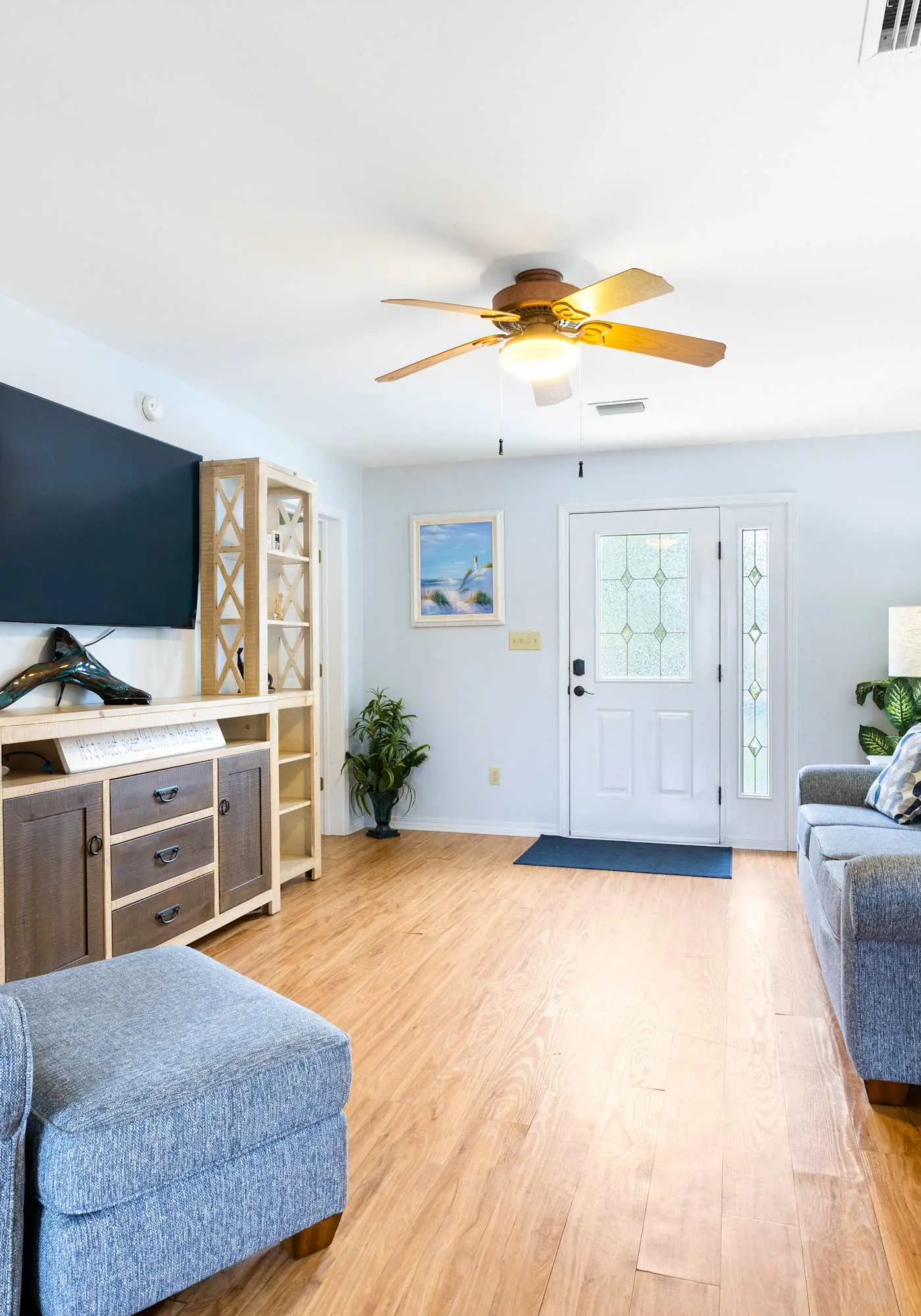 5BR Home, Located on Canal, Backyard with Deck and BBQ