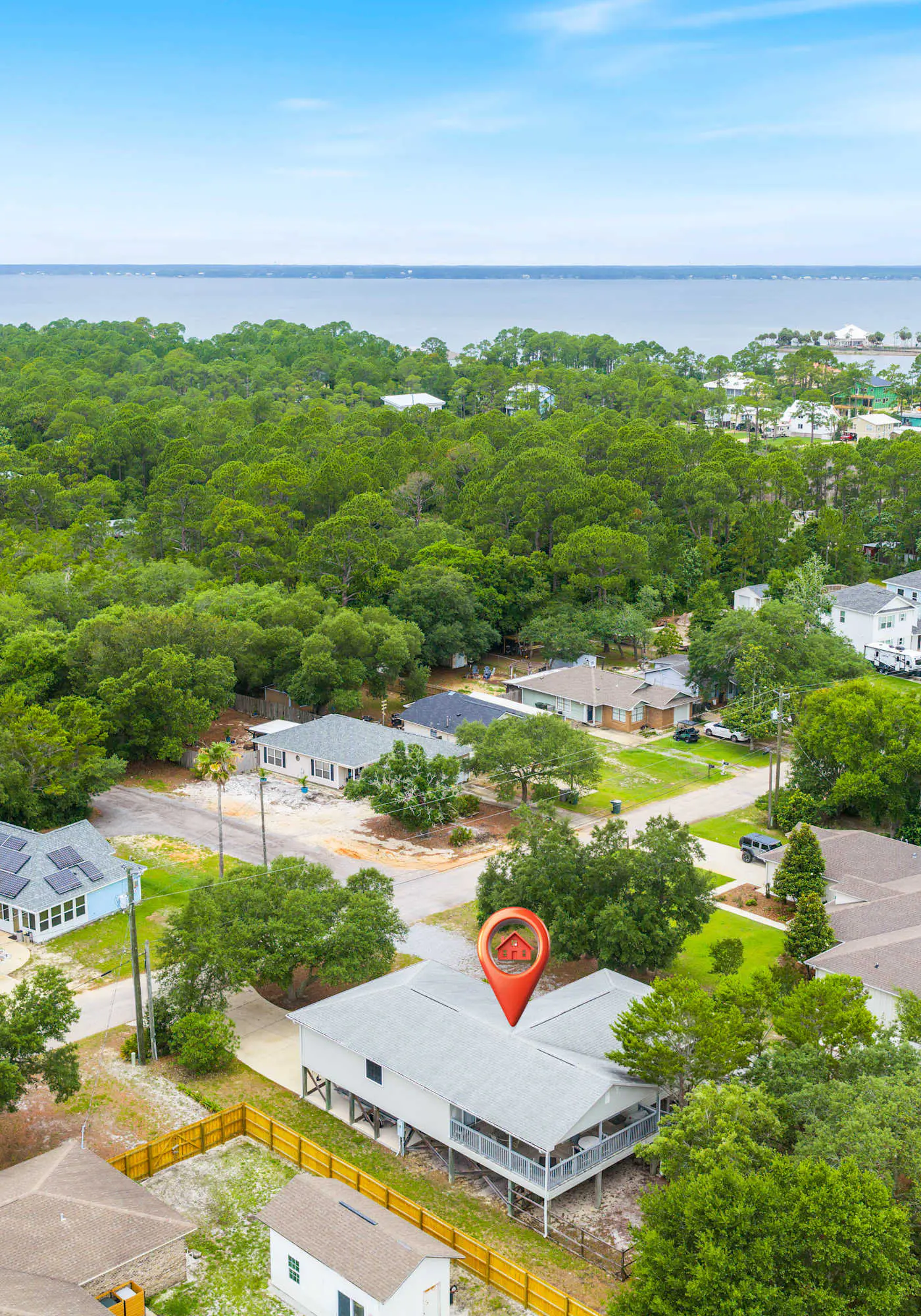 5BR Home, Located on Canal, Backyard with Deck and BBQ