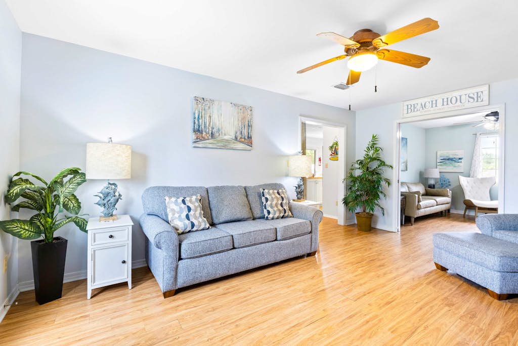 5BR Home, Located on Canal, Backyard with Deck and BBQ
