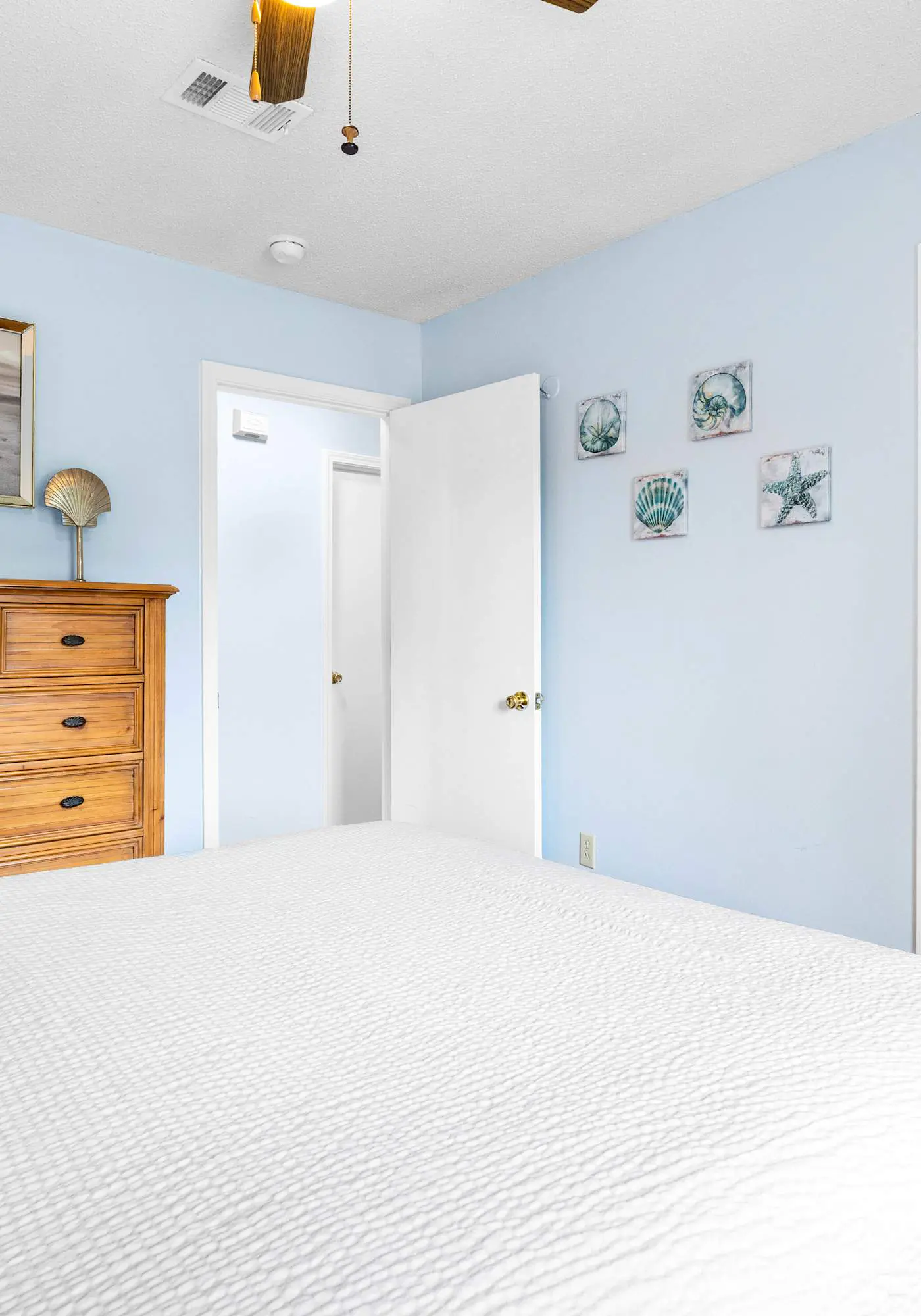 5BR Home, Located on Canal, Backyard with Deck and BBQ