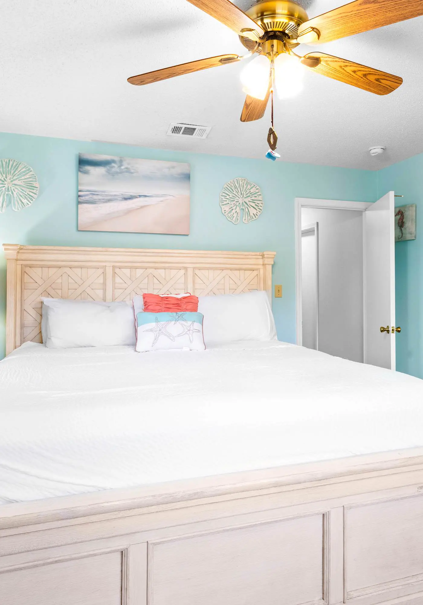5BR Home, Located on Canal, Backyard with Deck and BBQ