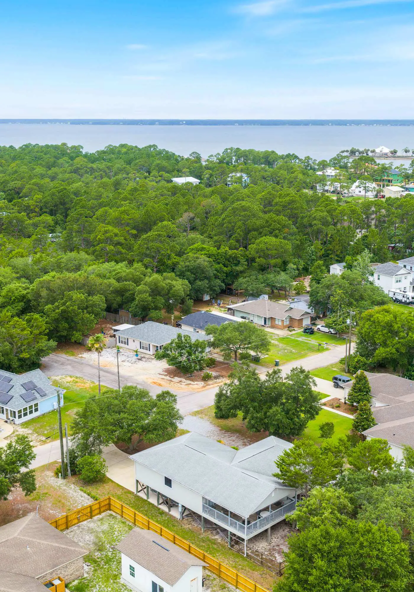 5BR Home, Located on Canal, Backyard with Deck and BBQ