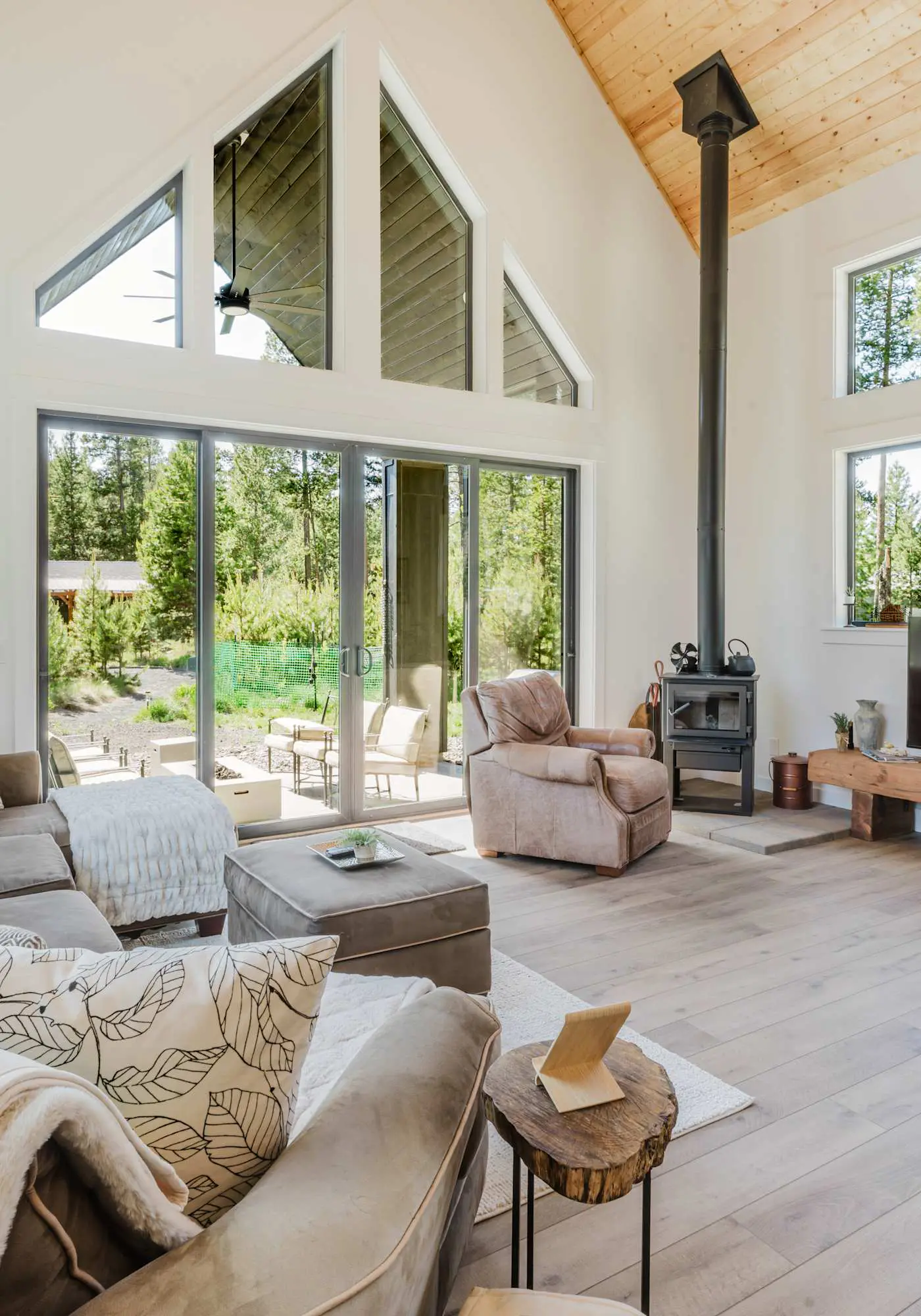Scandinavian Forest Retreat Near Sunriver