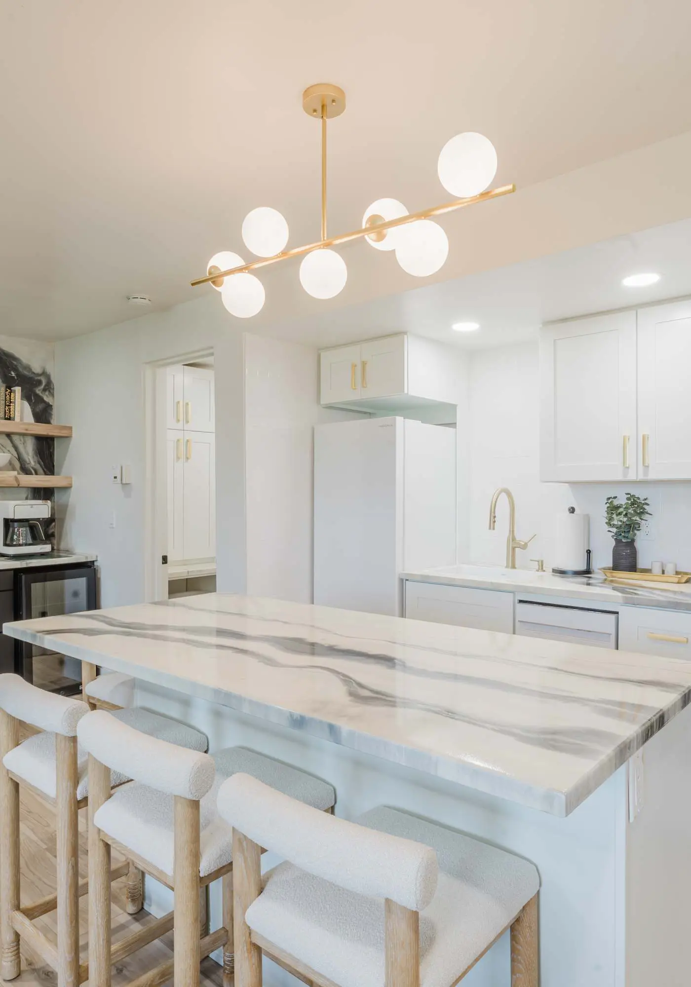 1BR Condo, Pool & Hot Tub, fitness center, trails