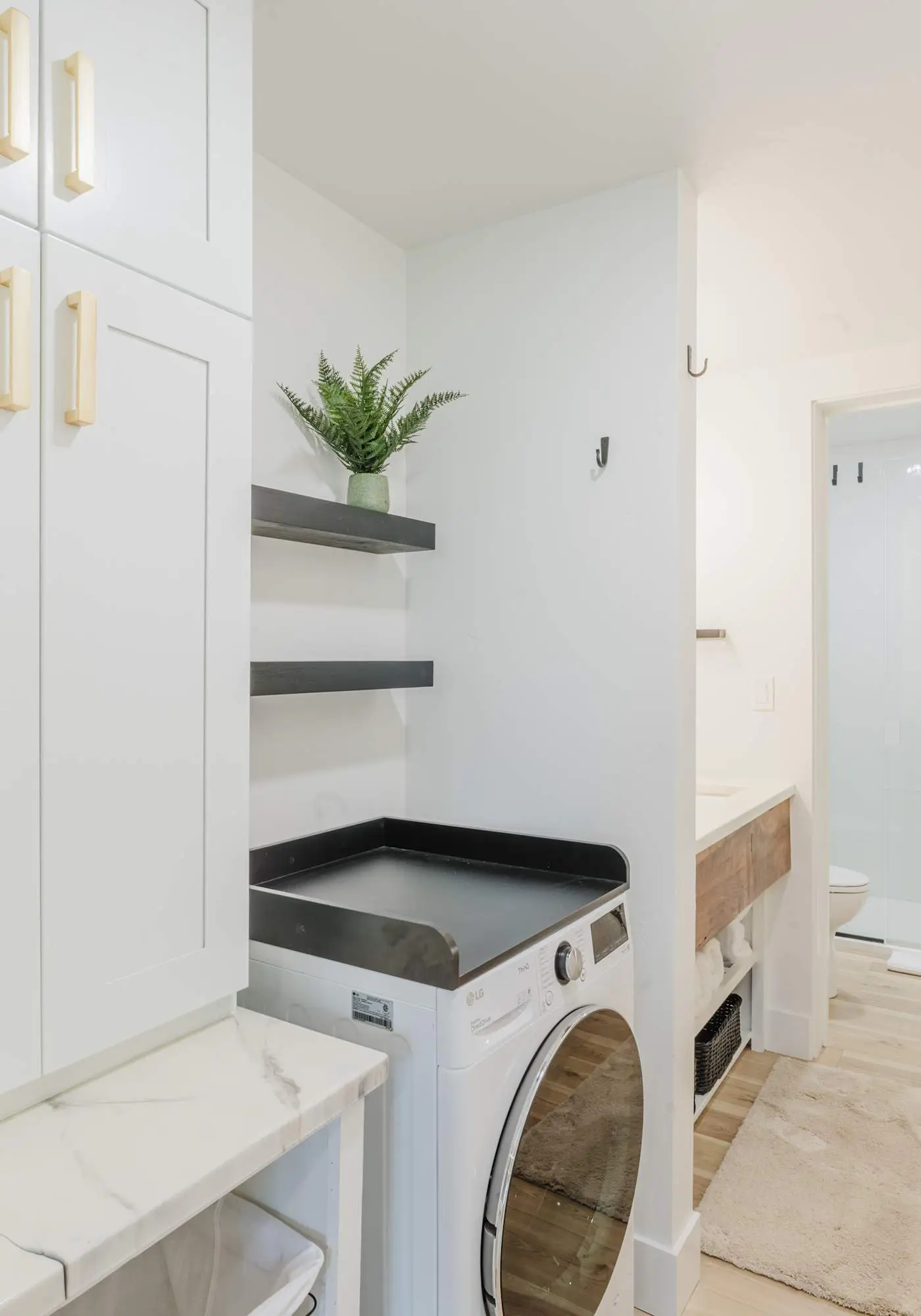 1BR Condo, Pool & Hot Tub, fitness center, trails