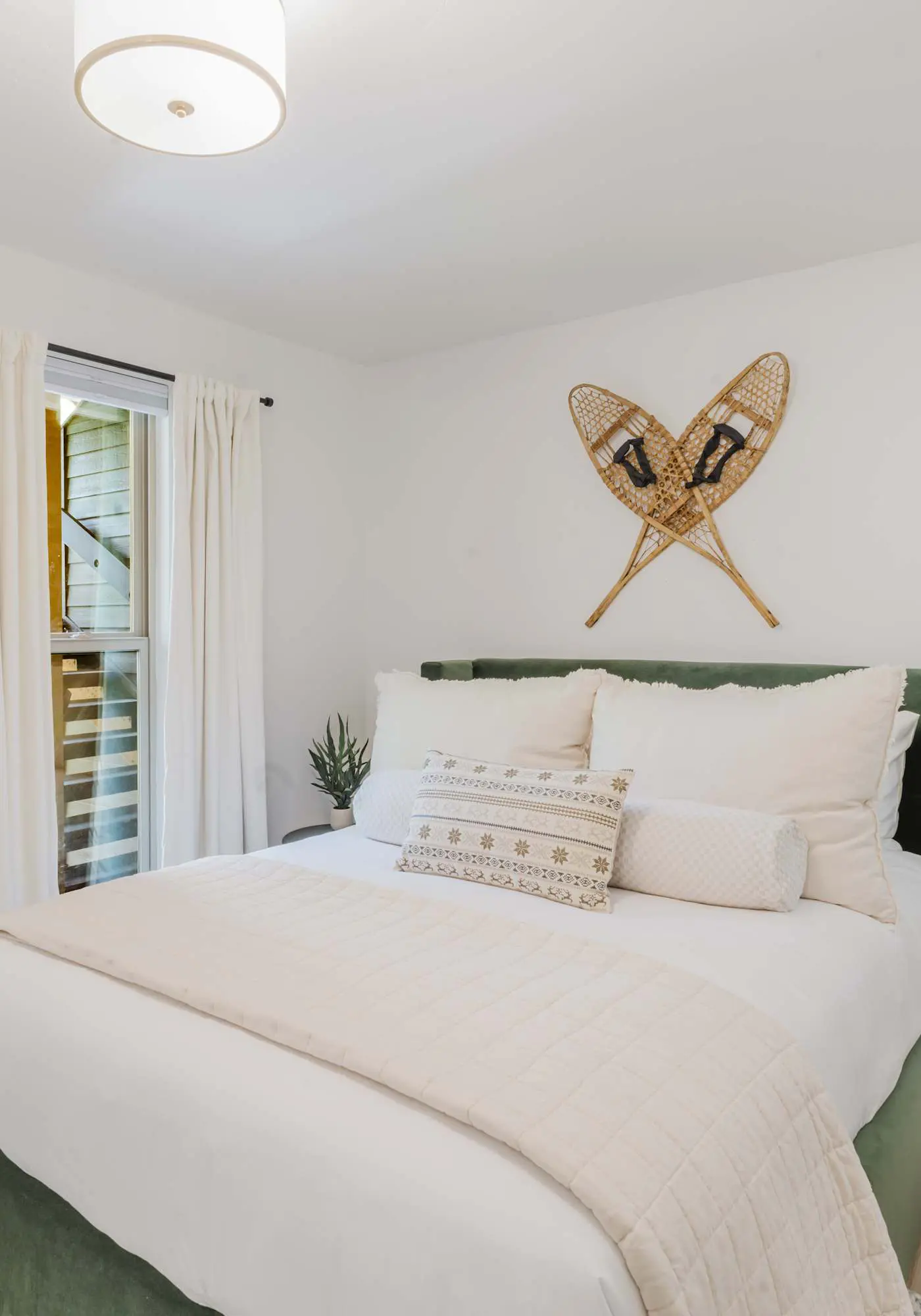 1BR Condo, Pool & Hot Tub, fitness center, trails