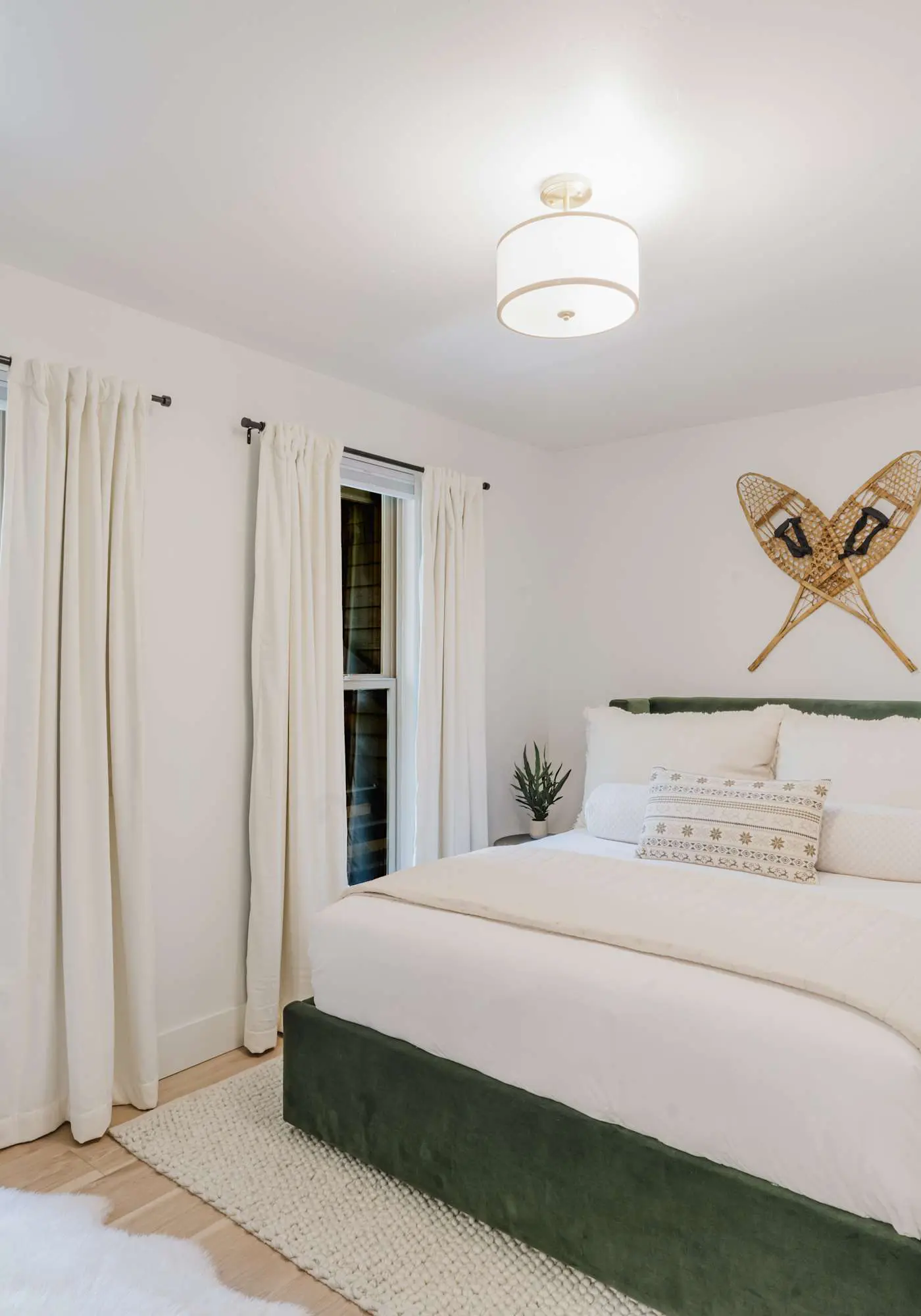 1BR Condo, Pool & Hot Tub, fitness center, trails