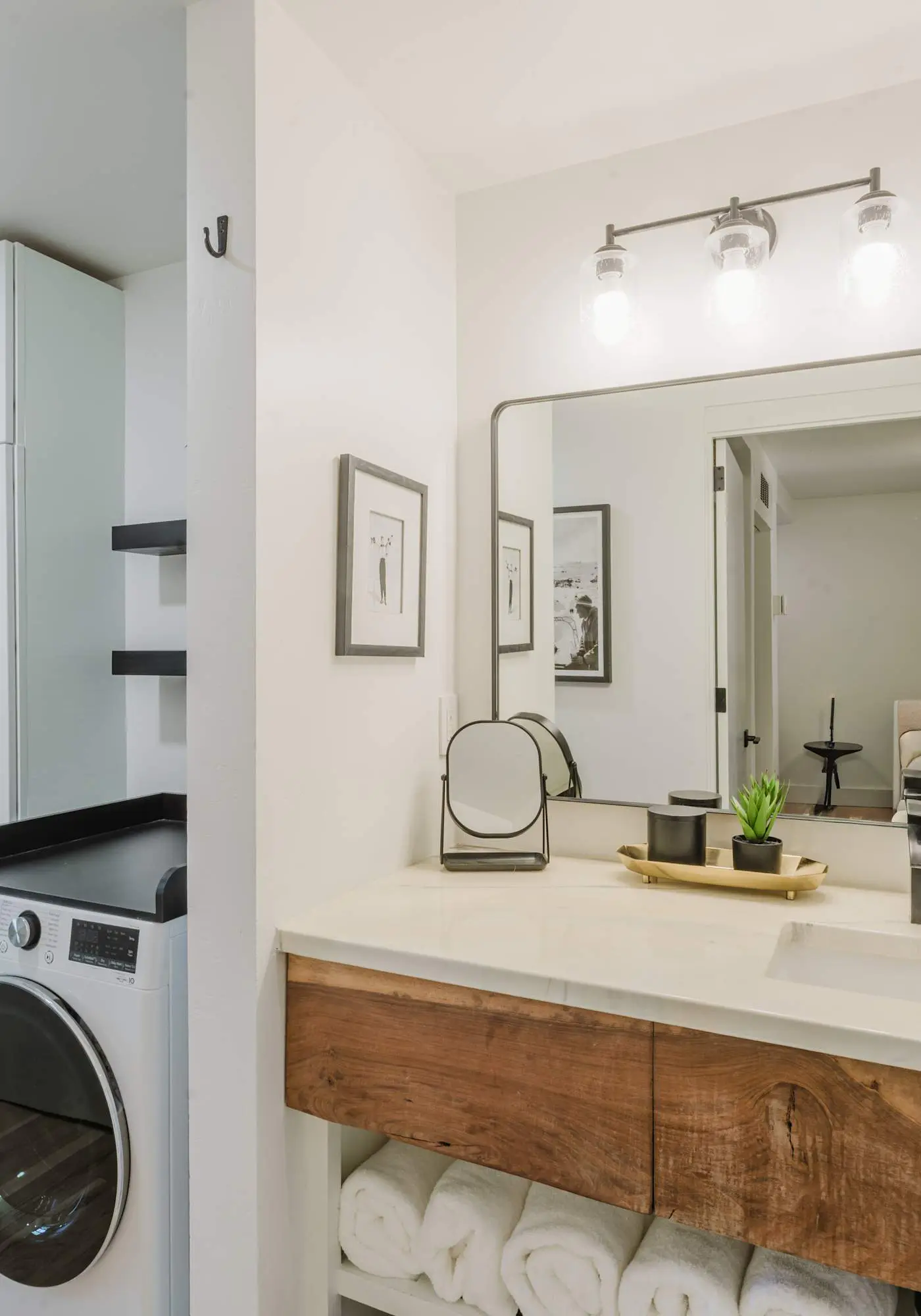 1BR Condo, Pool & Hot Tub, fitness center, trails