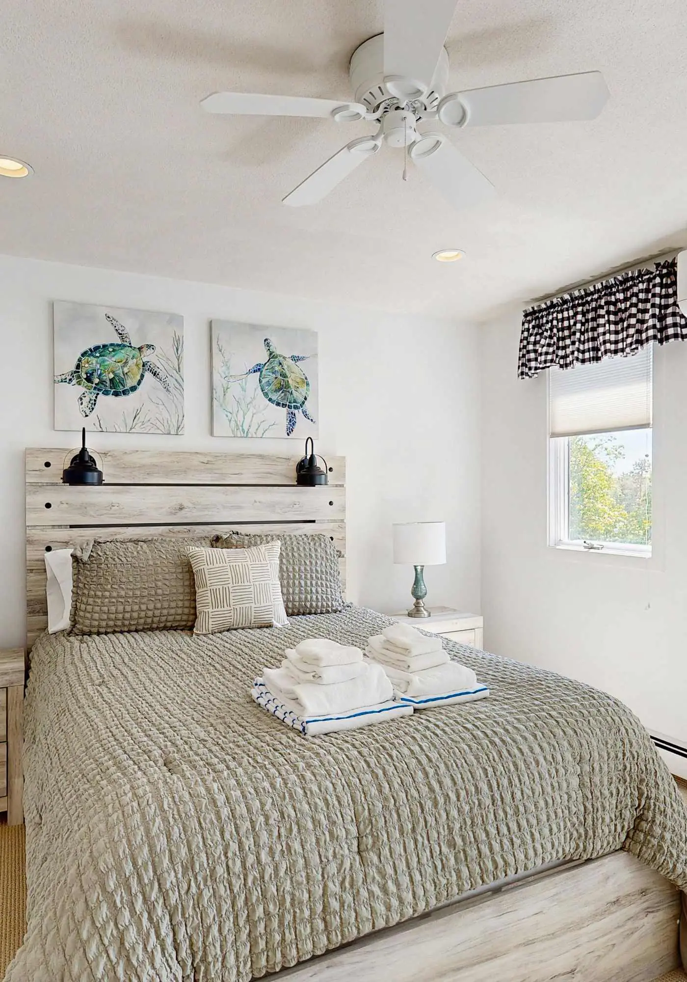 Bright Falmouth Home With Open Layout, AC & Deck