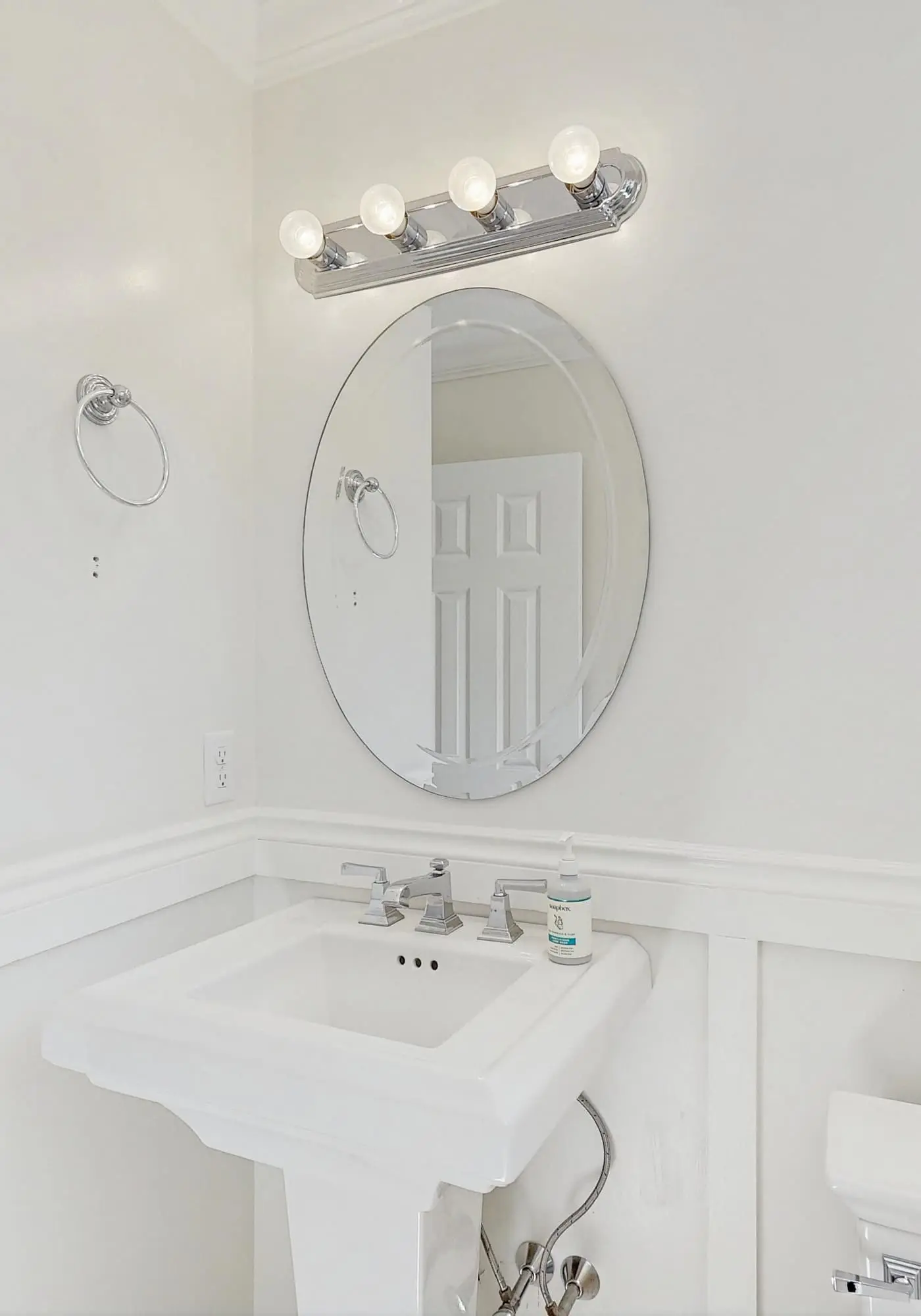 Bright Falmouth Home With Open Layout, AC & Deck