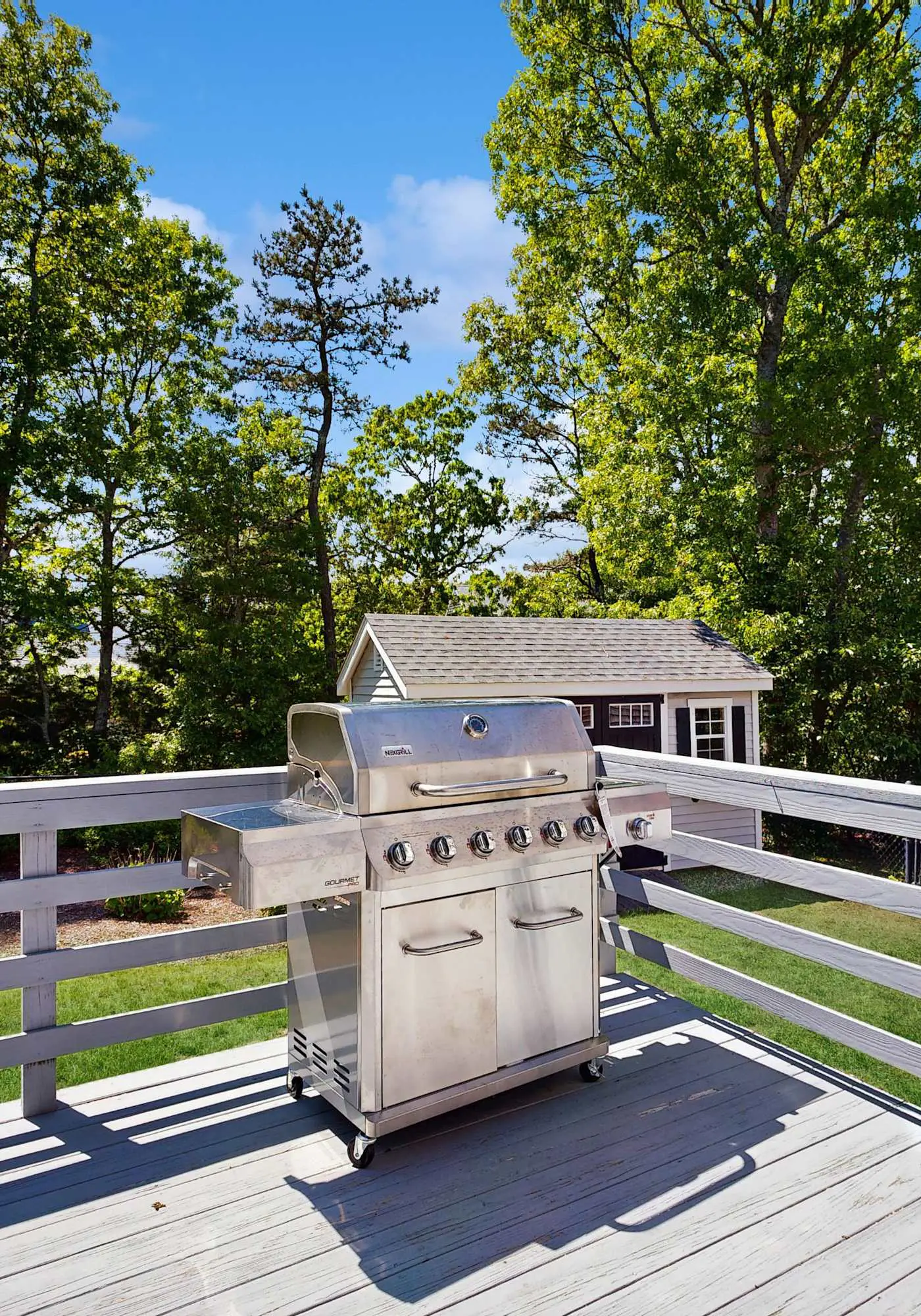 Bright Falmouth Home With Open Layout, AC & Deck