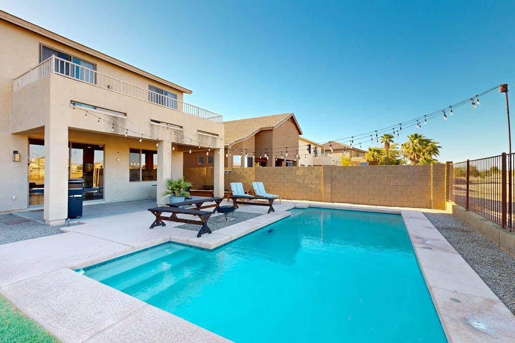 Hot Tub & Game Room: Poolside Paradise in Phoenix! | 4 Bed Phoenix