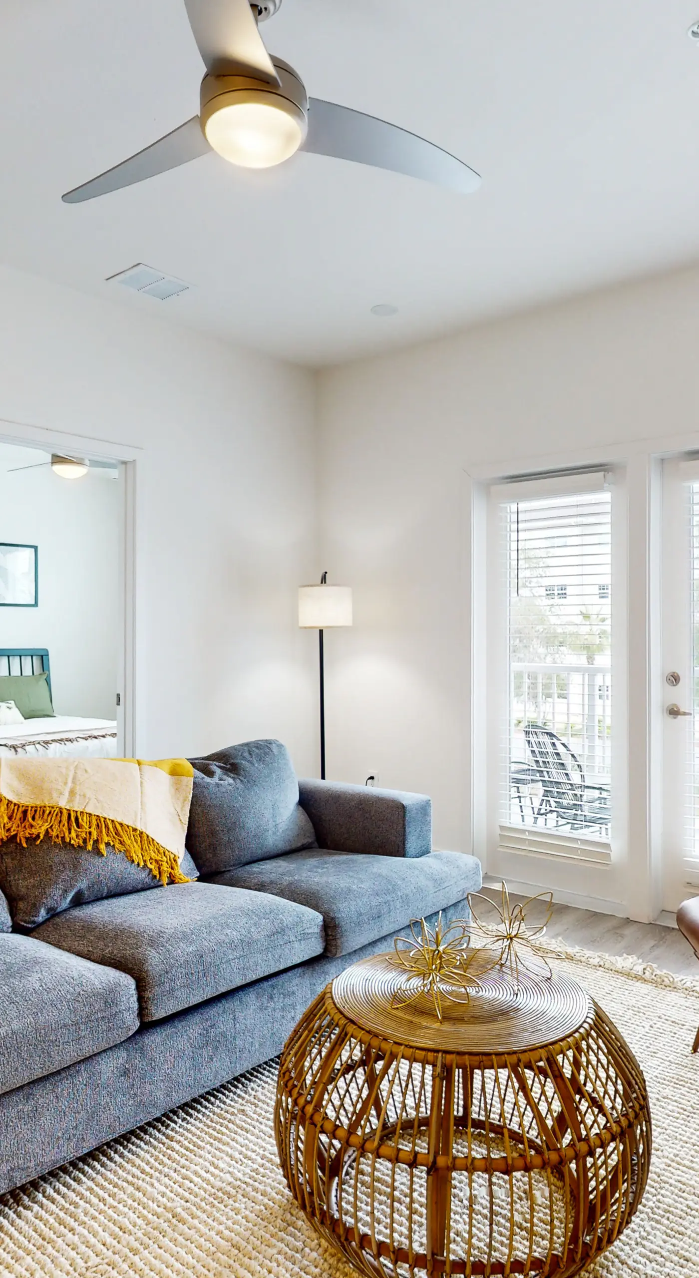 2 Mi to UF Campus! Modern Luxury Apt w/ Pool