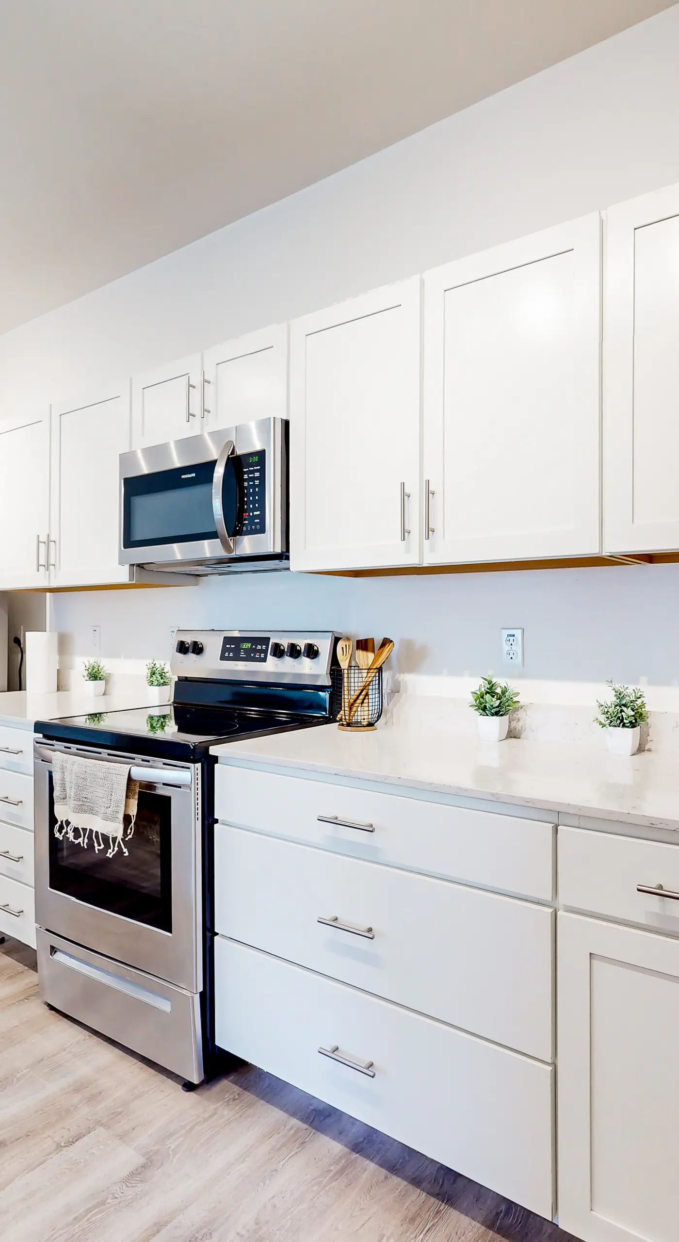 2 Mi to UF Campus! Dog-Friendly Condo w/ Pool