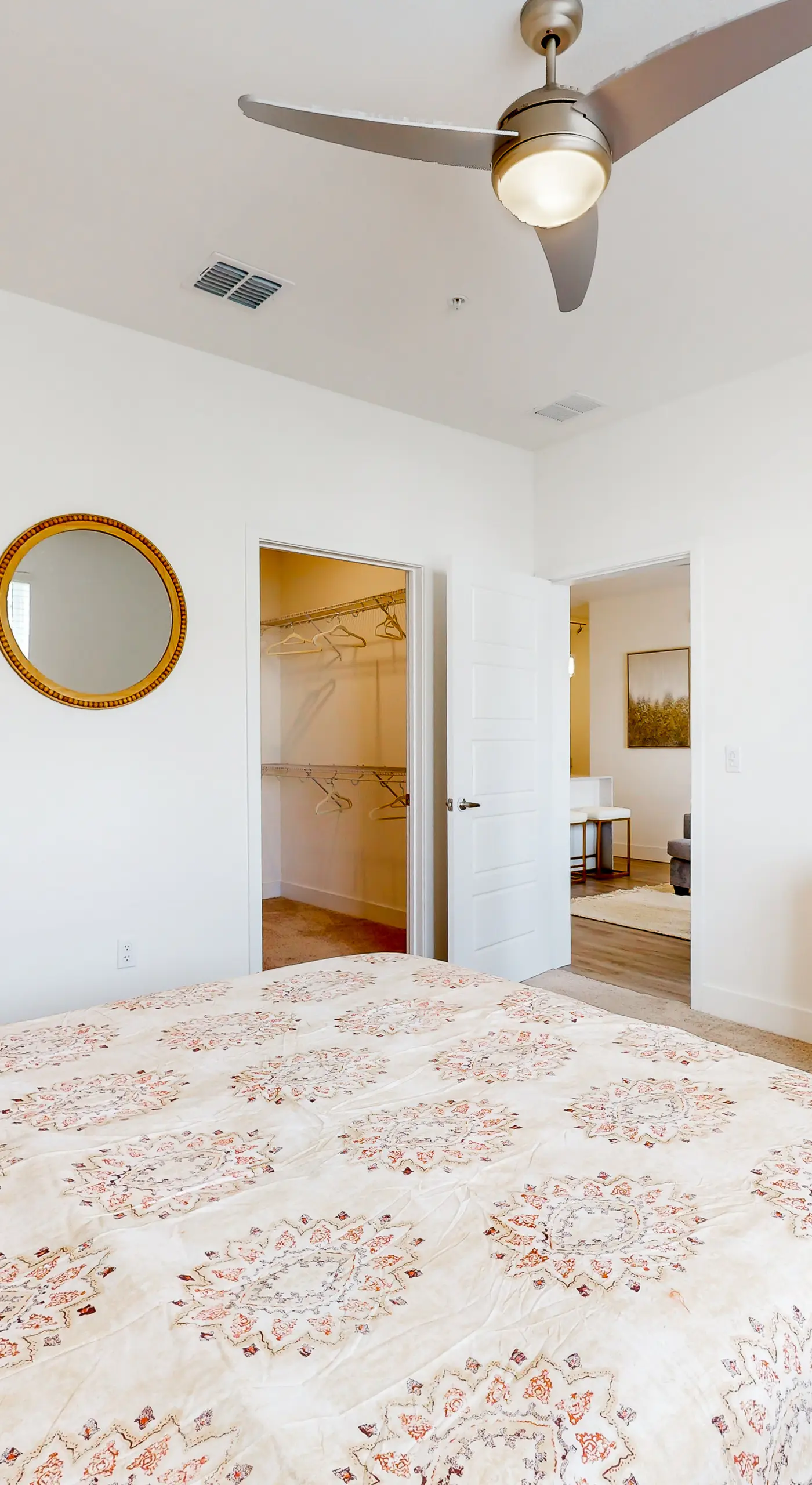2 Mi to UF Campus! Dog-Friendly Condo w/ Pool