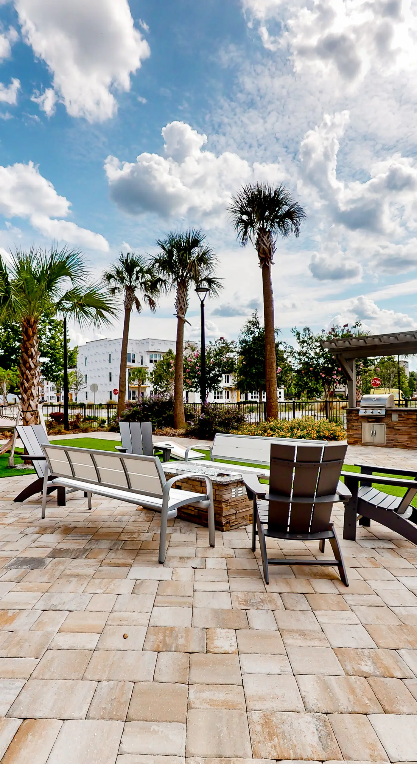 2 Mi to UF Campus! Dog-Friendly Condo w/ Pool