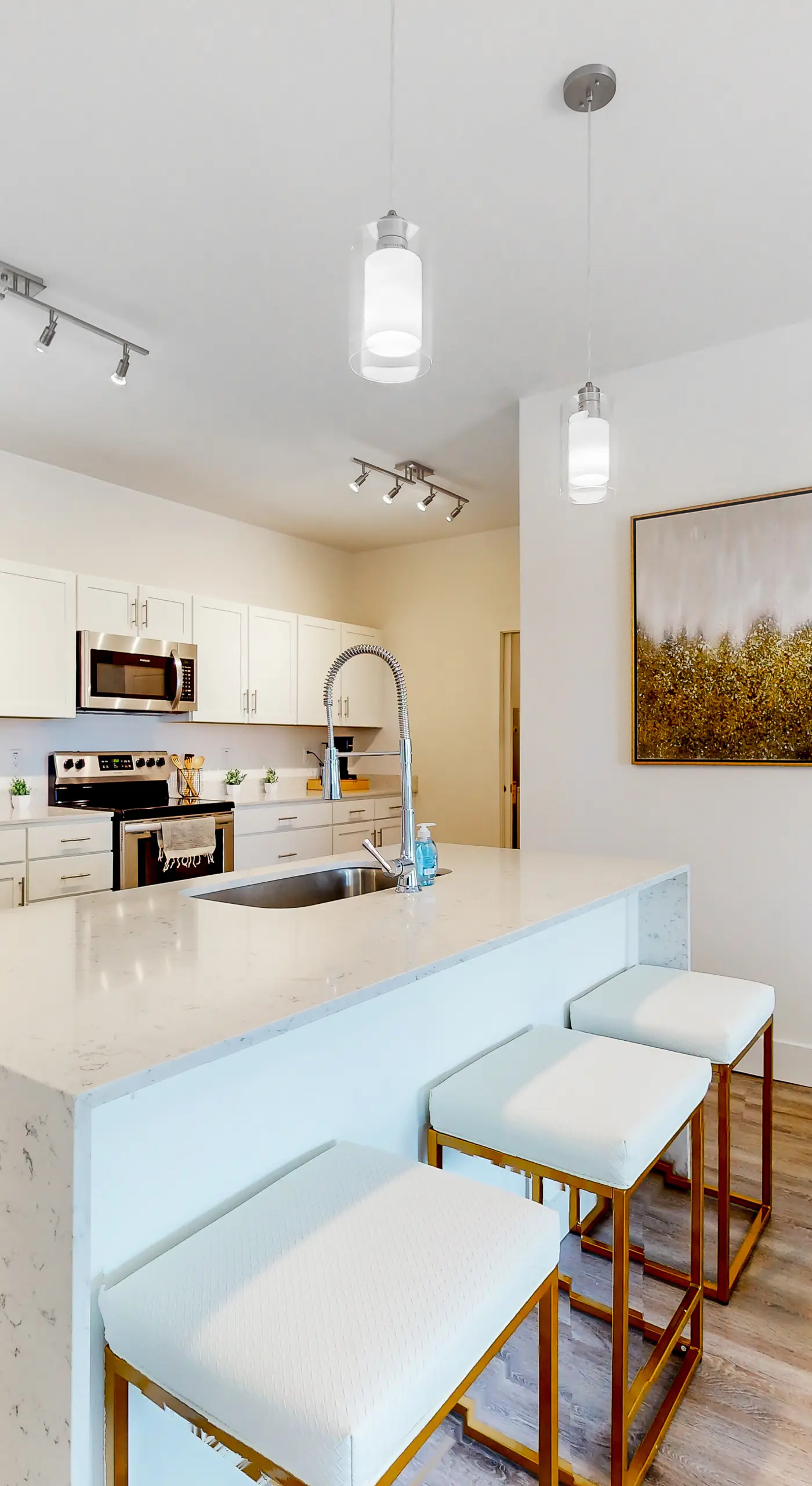 2 Mi to UF Campus! Dog-Friendly Condo w/ Pool