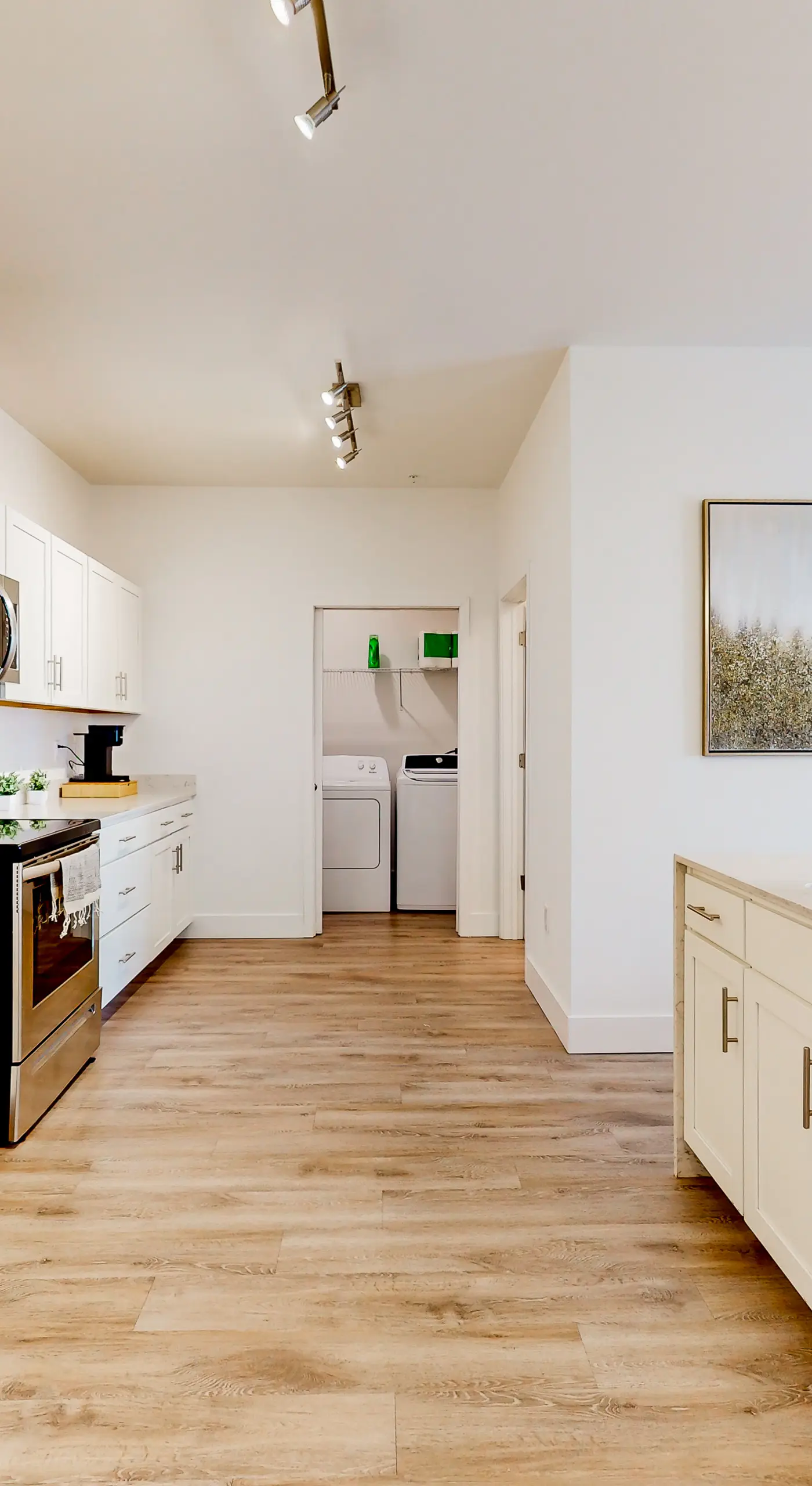 2 Mi to UF Campus! Dog-Friendly Condo w/ Pool