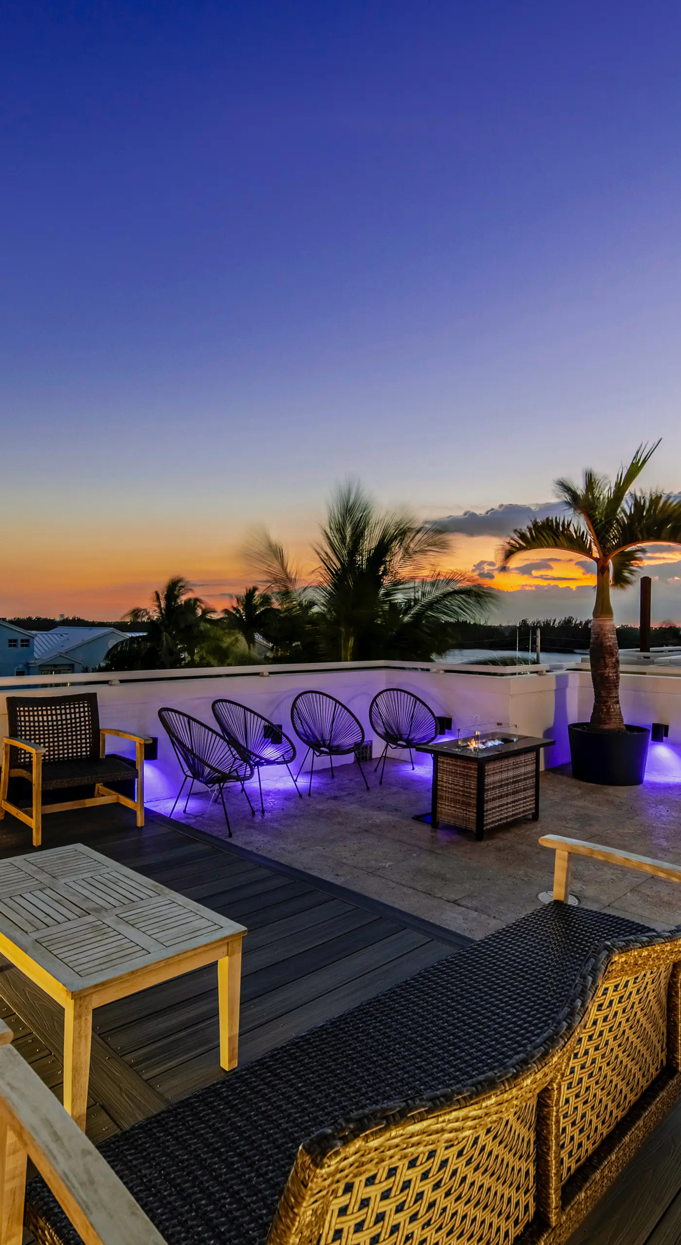 Walk to Hollywood Beach: Luxury Family Getaway!