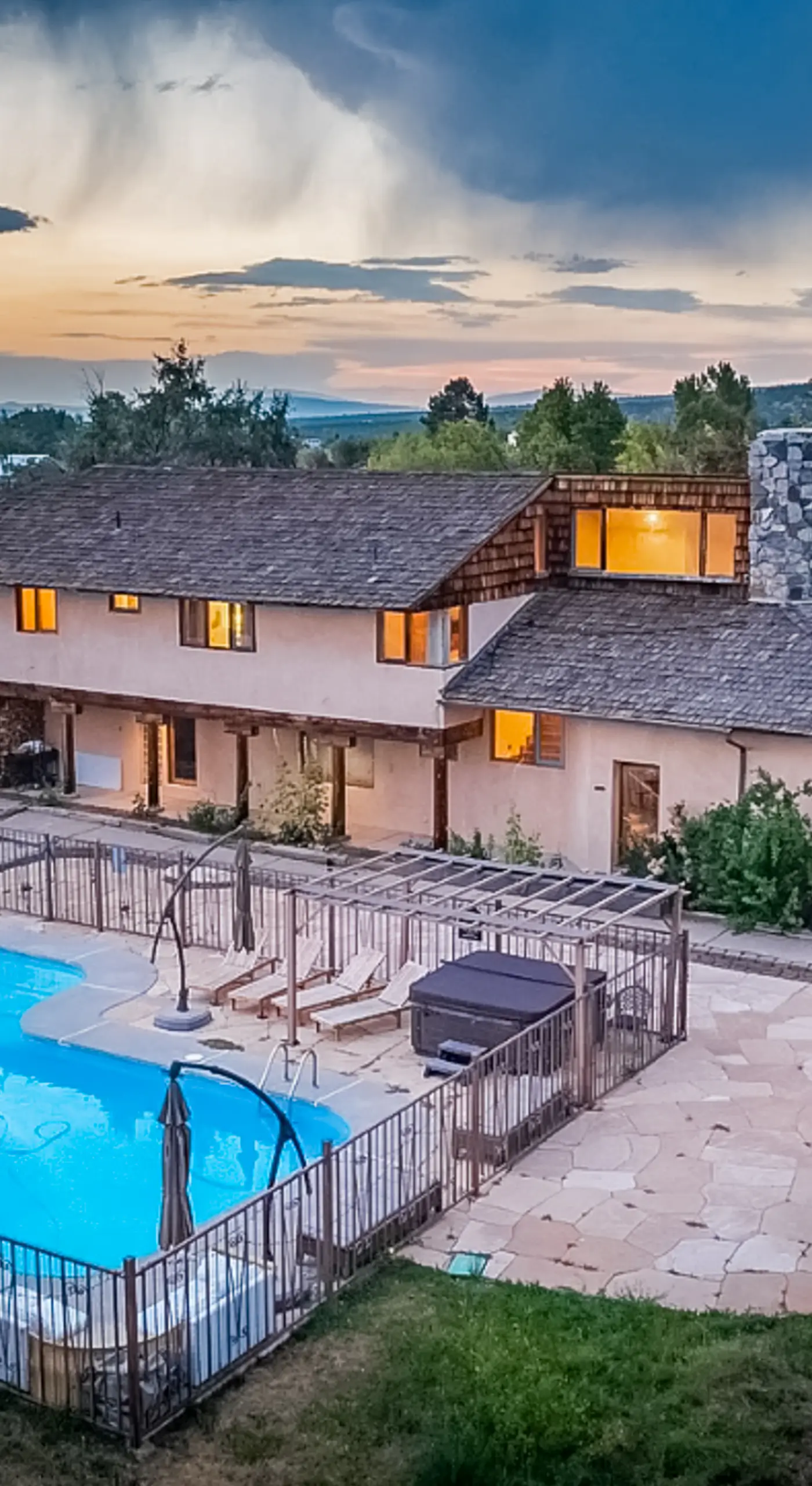 Spacious Home w/ Pool & Hot Tub in Arroyo Seco!