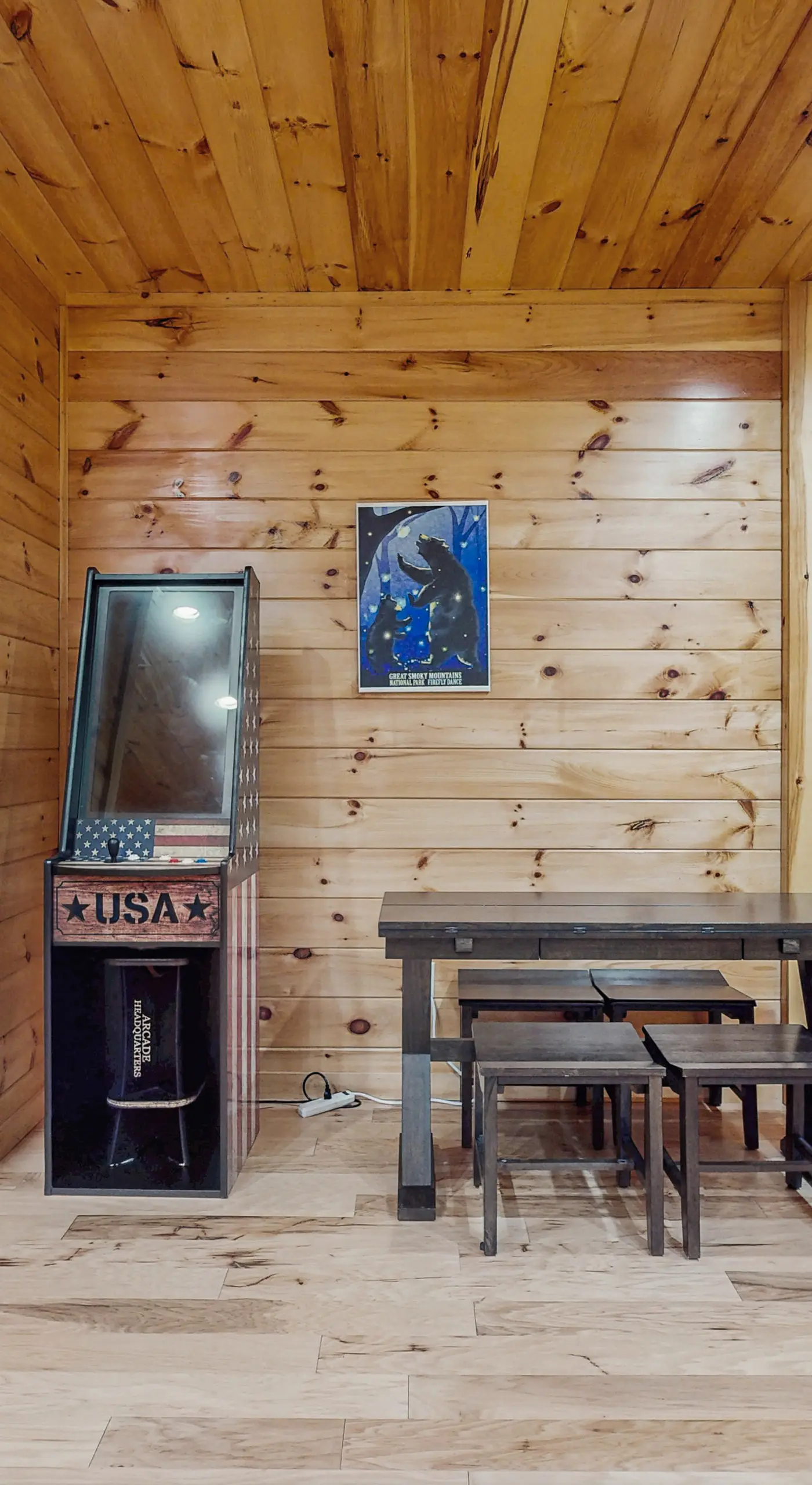 Theater + Arcade! 'Tri-Star Lodge' in Gatlinburg