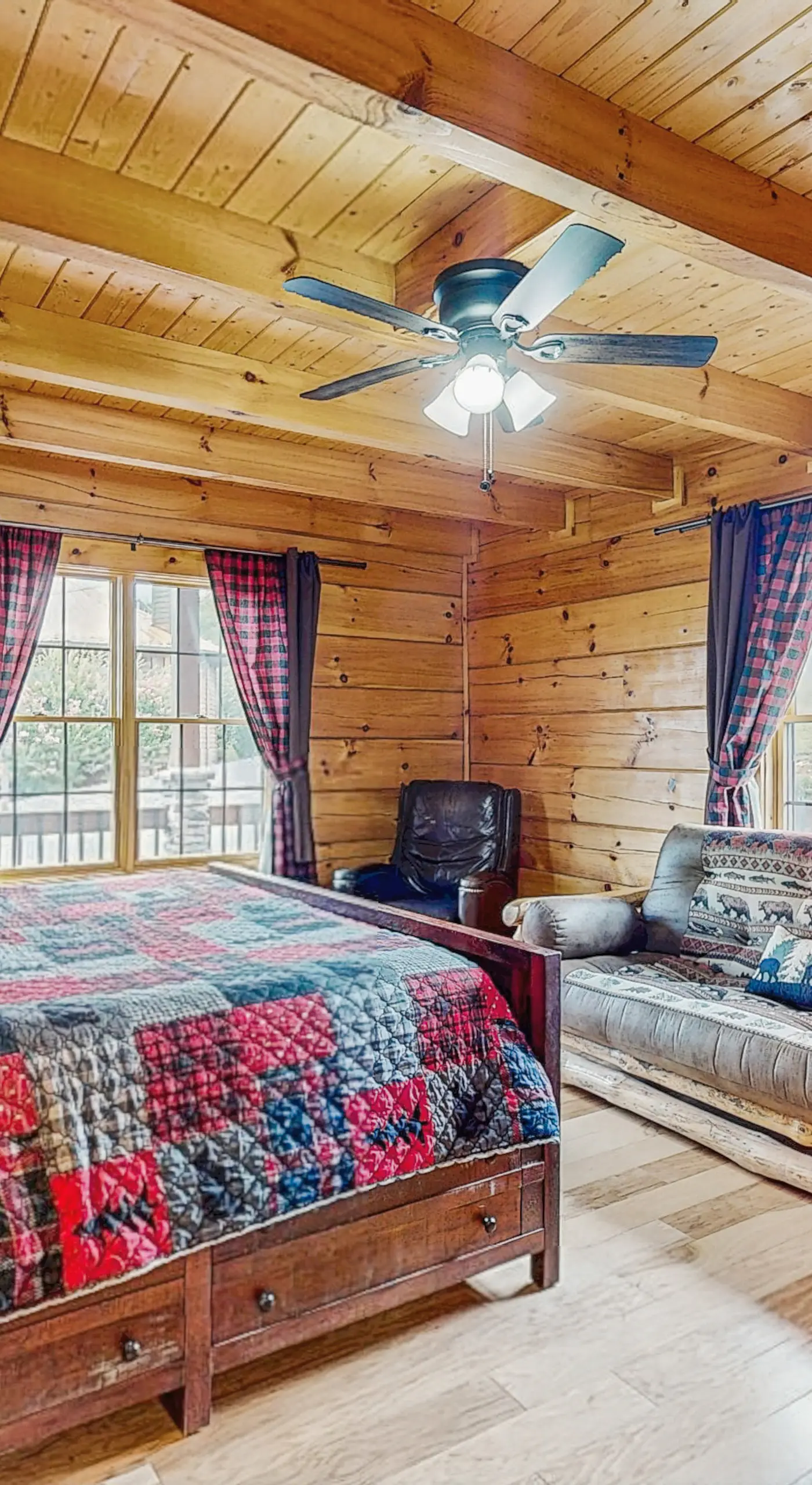Theater + Arcade! 'Tri-Star Lodge' in Gatlinburg