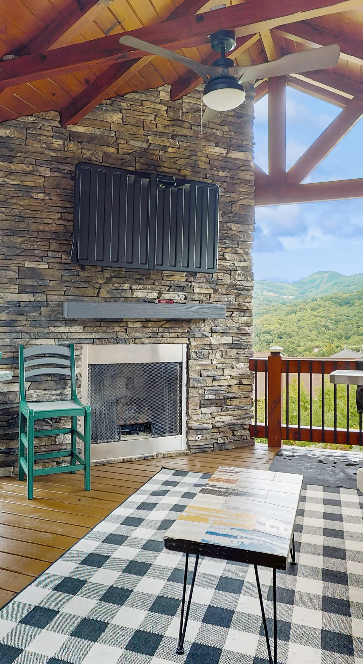 Theater + Arcade! 'Tri-Star Lodge' in Gatlinburg