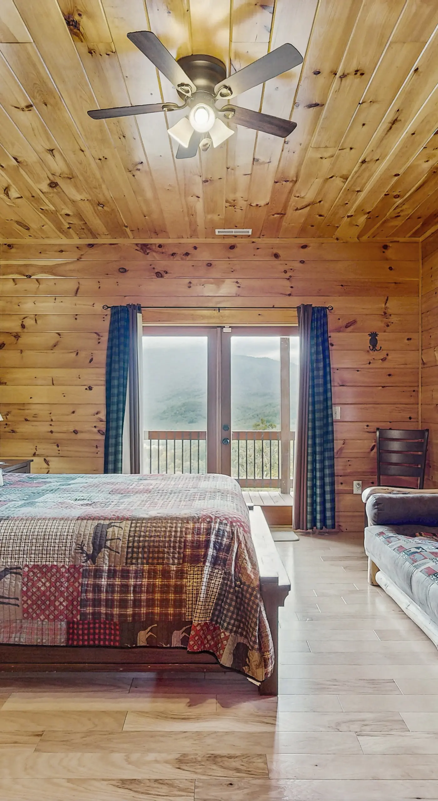 Theater + Arcade! 'Tri-Star Lodge' in Gatlinburg