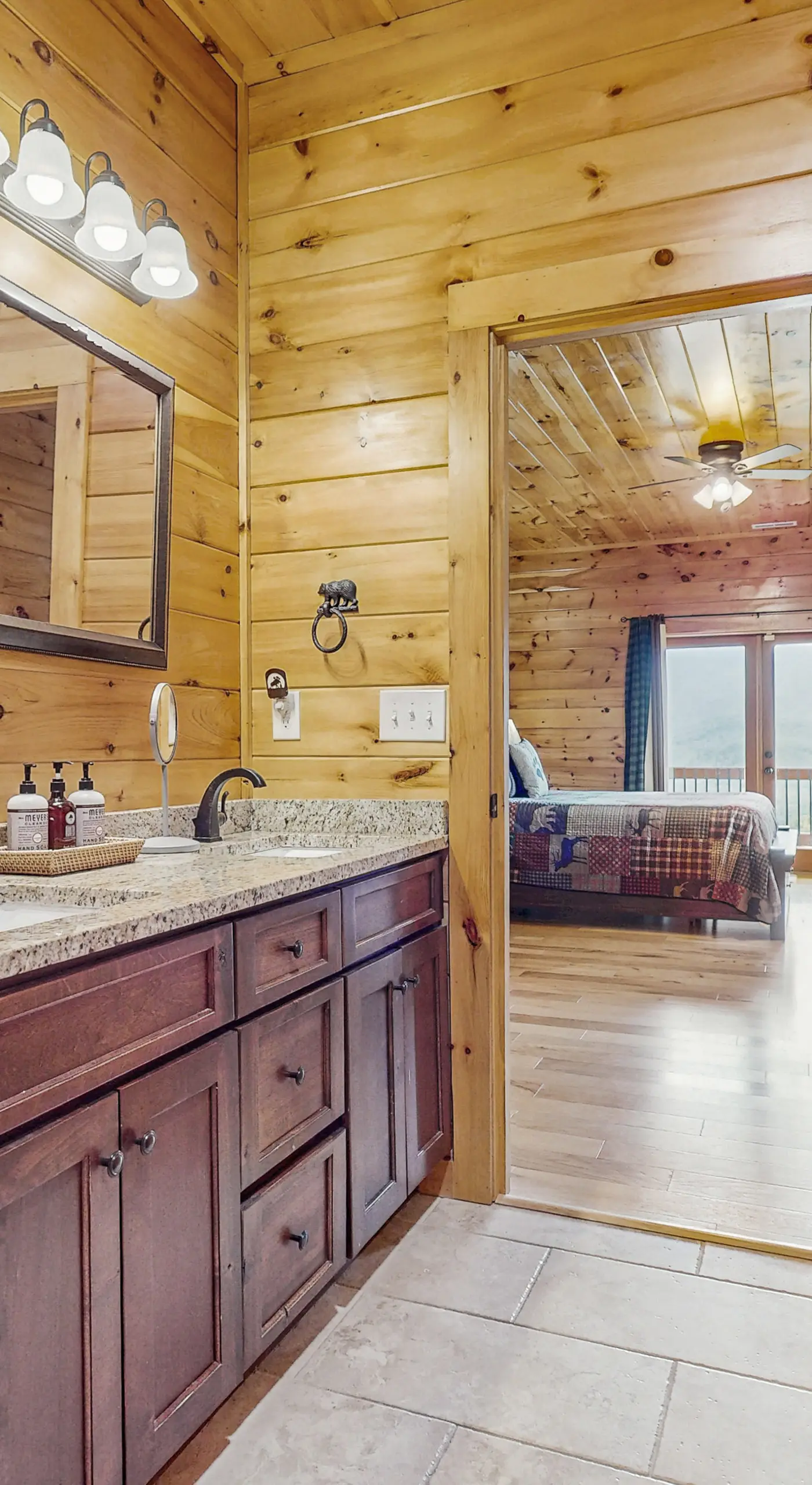 Theater + Arcade! 'Tri-Star Lodge' in Gatlinburg