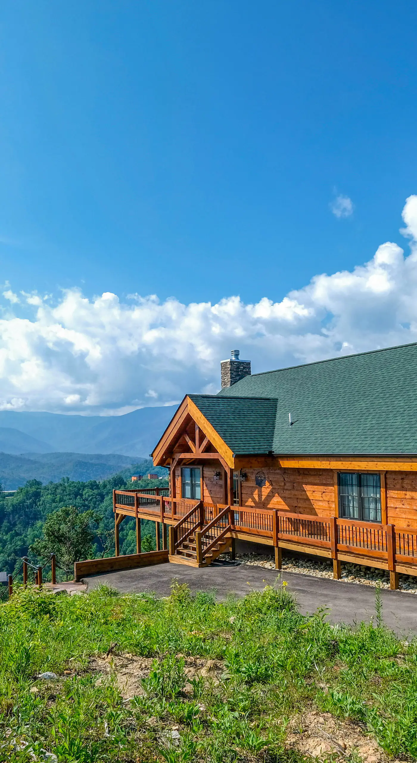 Theater + Arcade! 'Tri-Star Lodge' in Gatlinburg