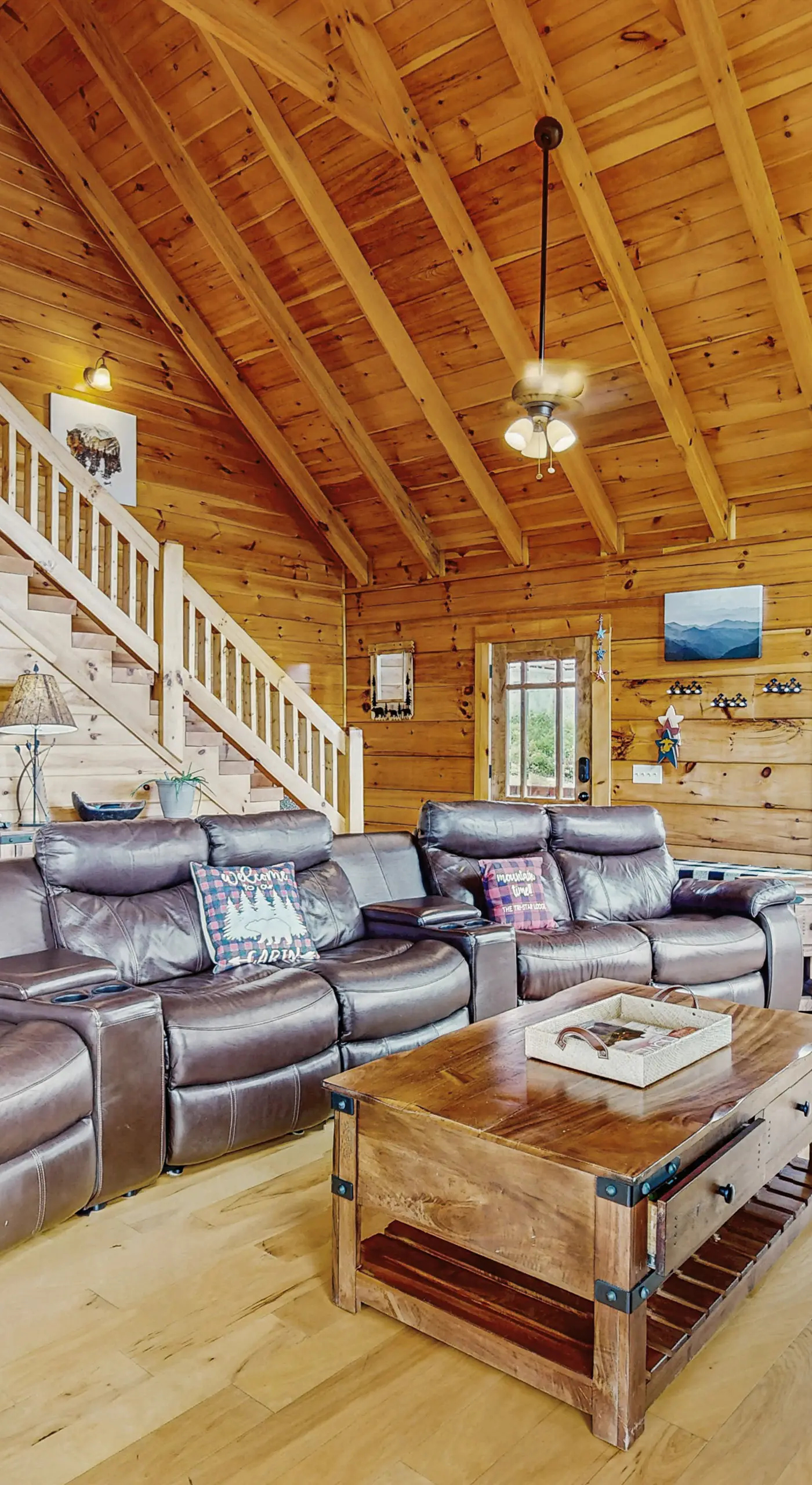 Theater + Arcade! 'Tri-Star Lodge' in Gatlinburg
