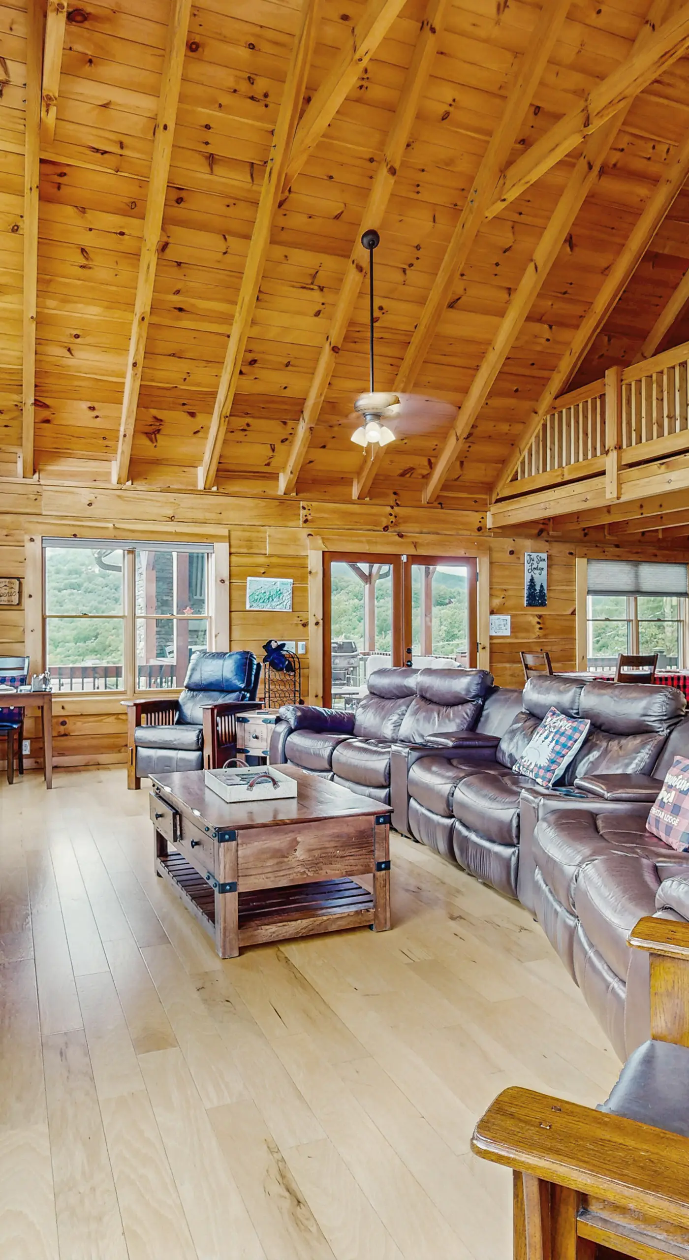 Theater + Arcade! 'Tri-Star Lodge' in Gatlinburg