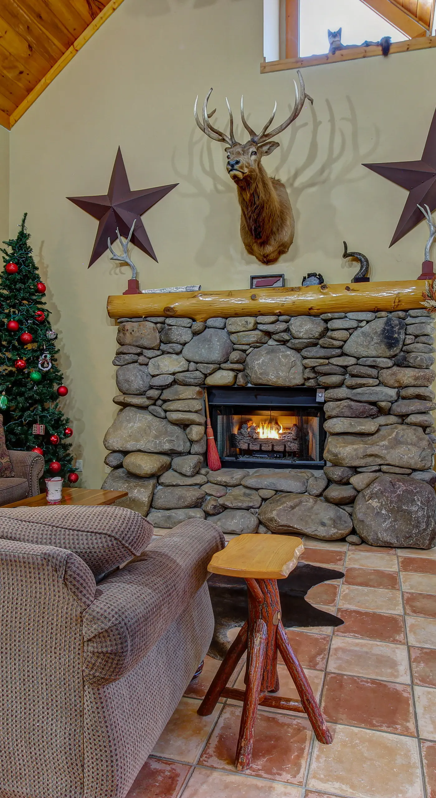 Near Dtwn Pigeon Forge! Multi-Level Cabin w/ Pool
