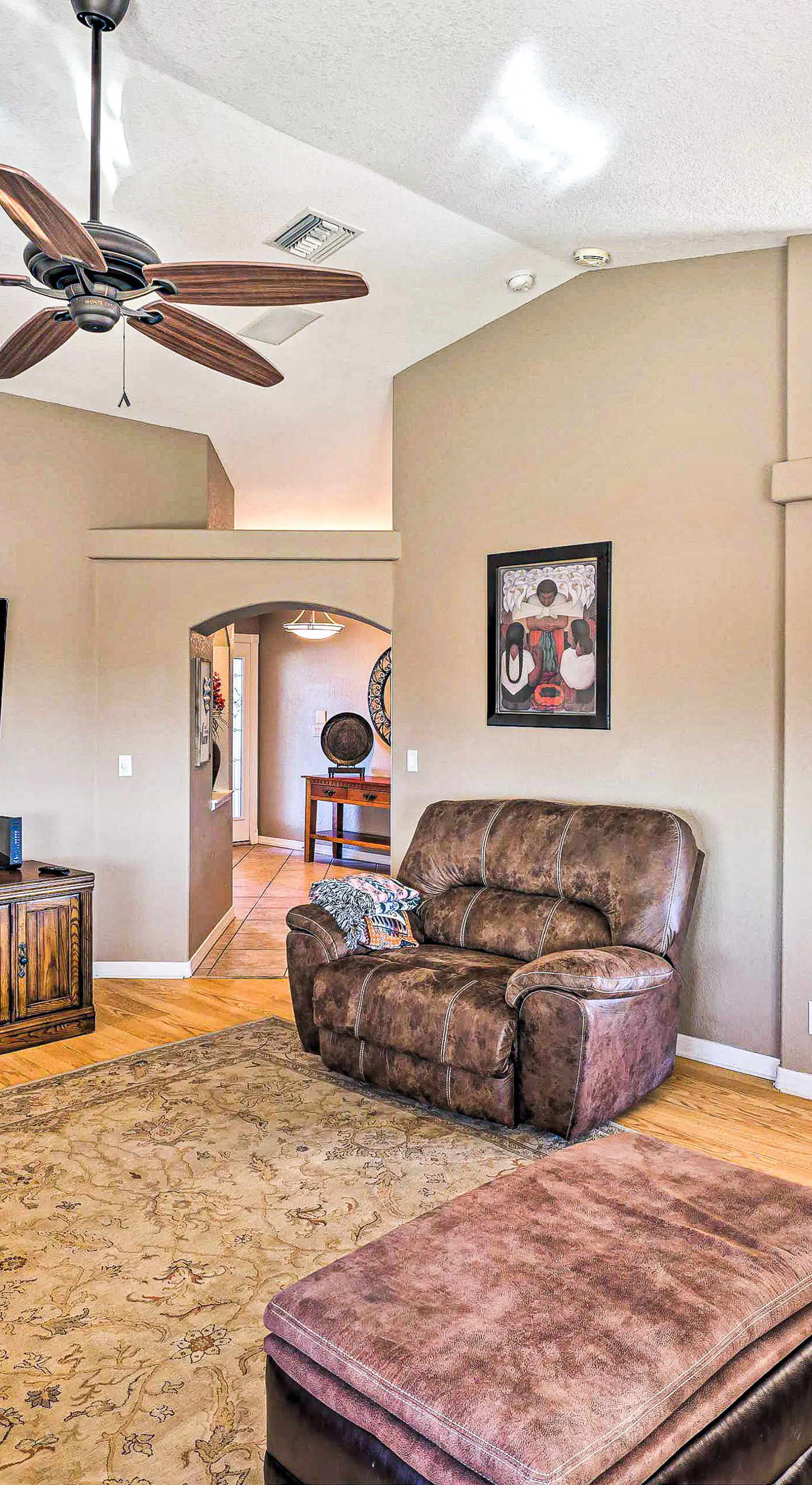 Poolside Bliss: Pet-Friendly Lake Havasu City Gem