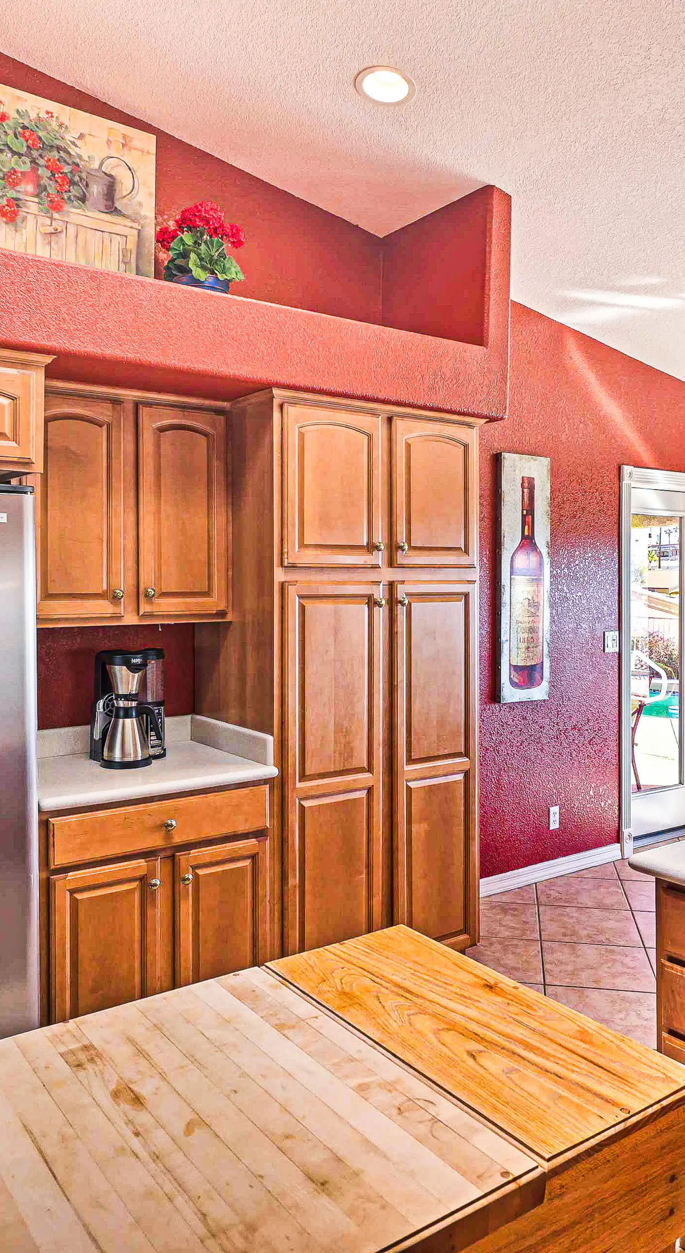 Poolside Bliss: Pet-Friendly Lake Havasu City Gem