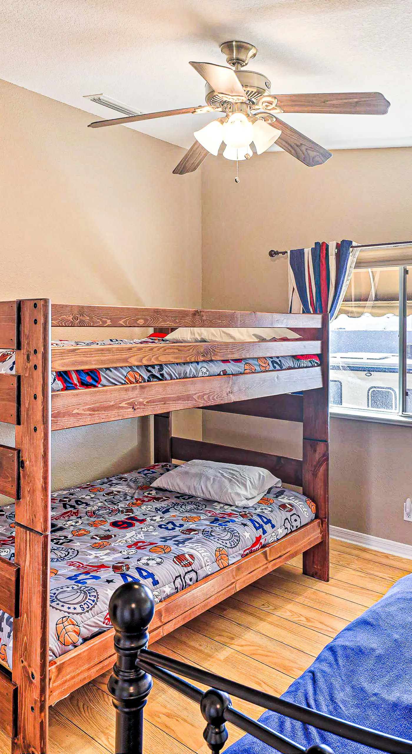 Poolside Bliss: Pet-Friendly Lake Havasu City Gem