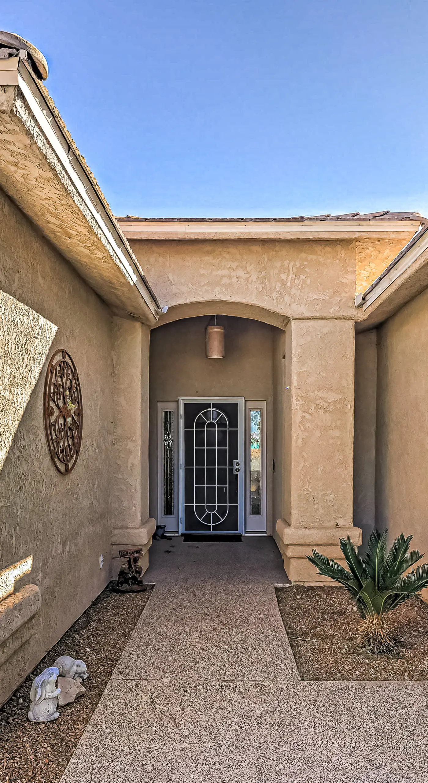 Poolside Bliss: Pet-Friendly Lake Havasu City Gem