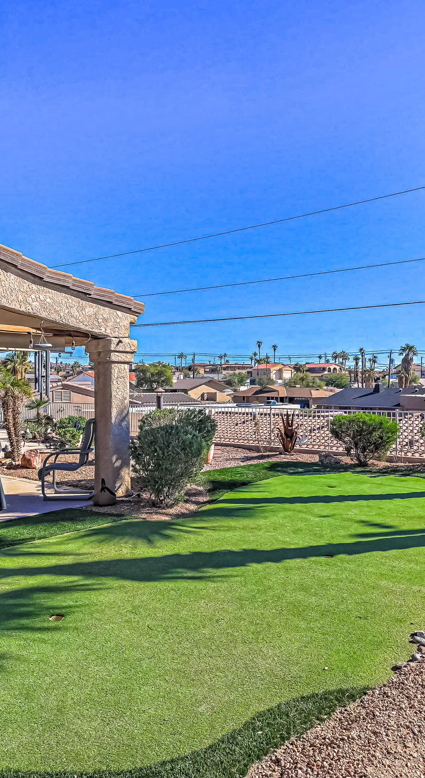 Poolside Bliss: Pet-Friendly Lake Havasu City Gem