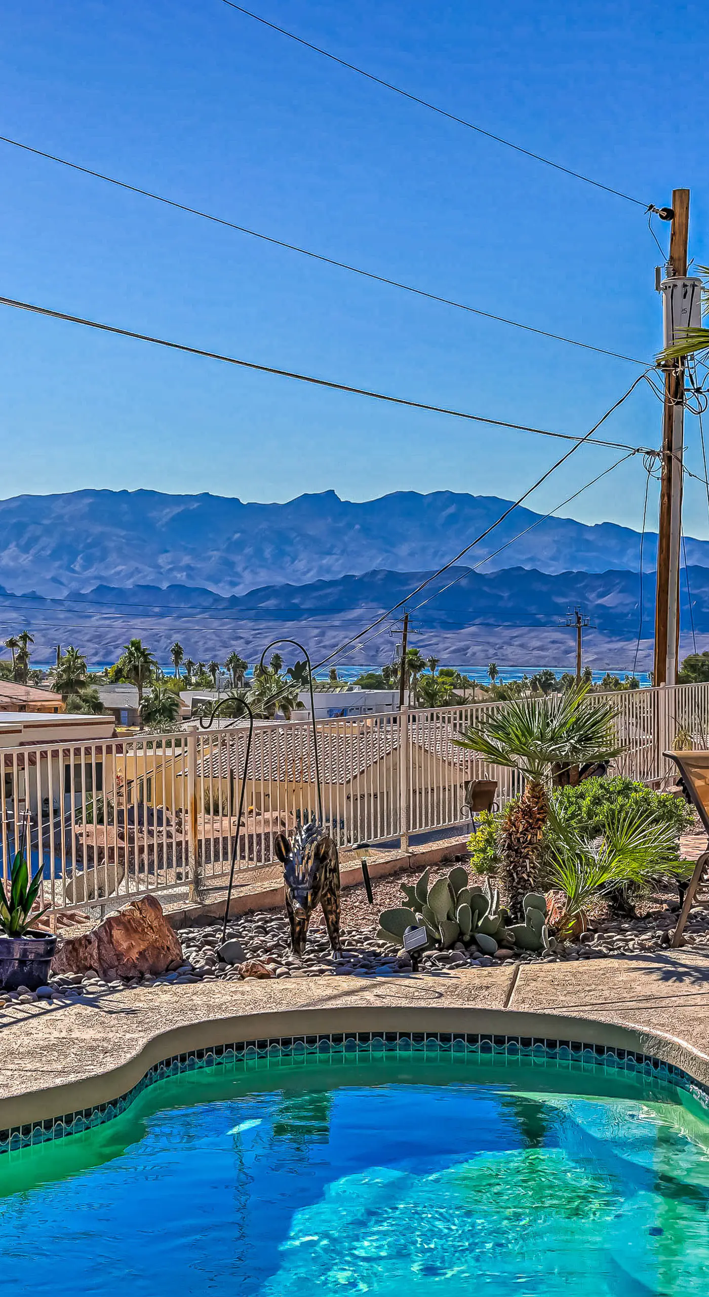 Poolside Bliss: Pet-Friendly Lake Havasu City Gem