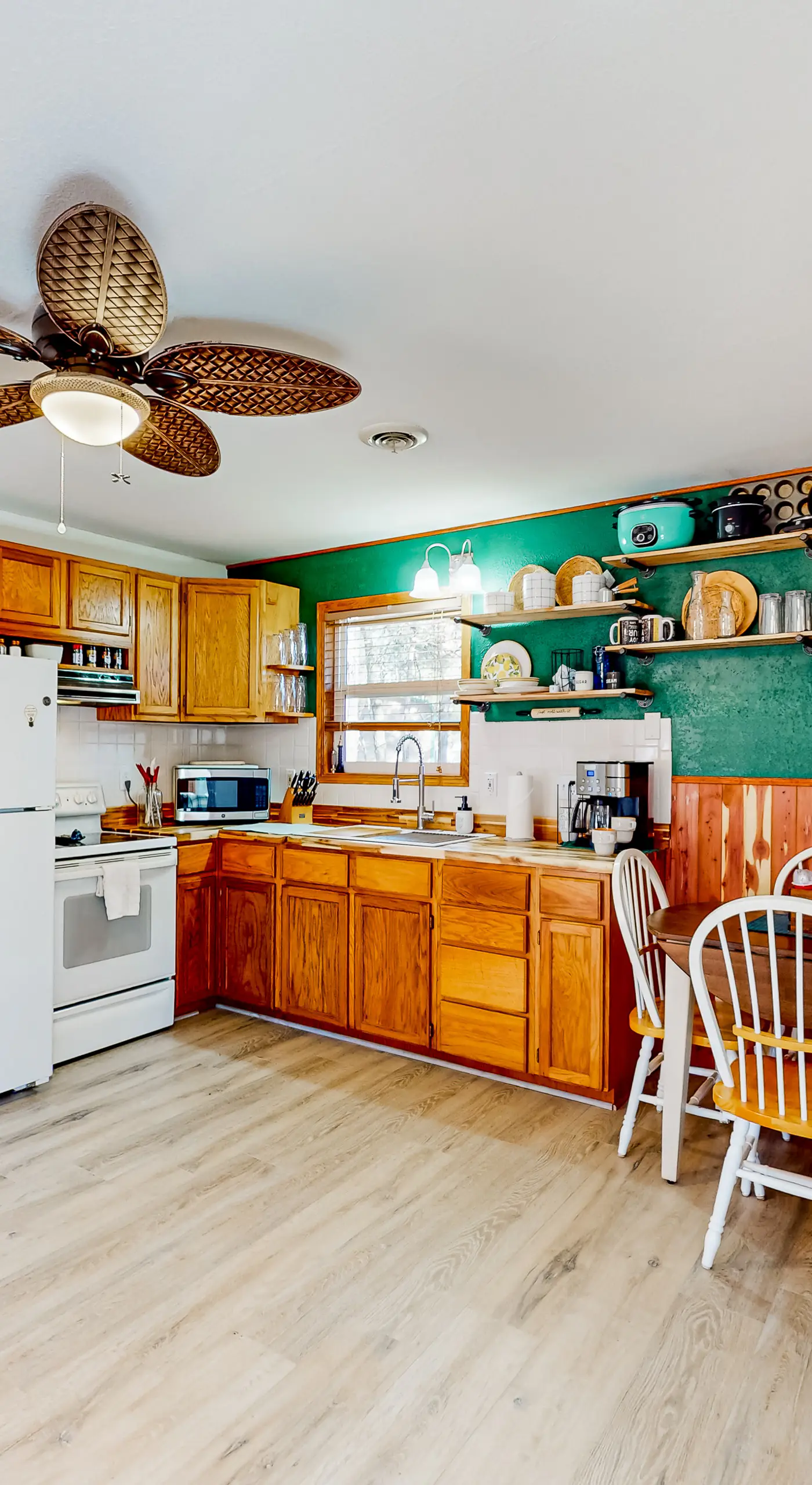 Relax at 'The Cove' Waterfront Getaway