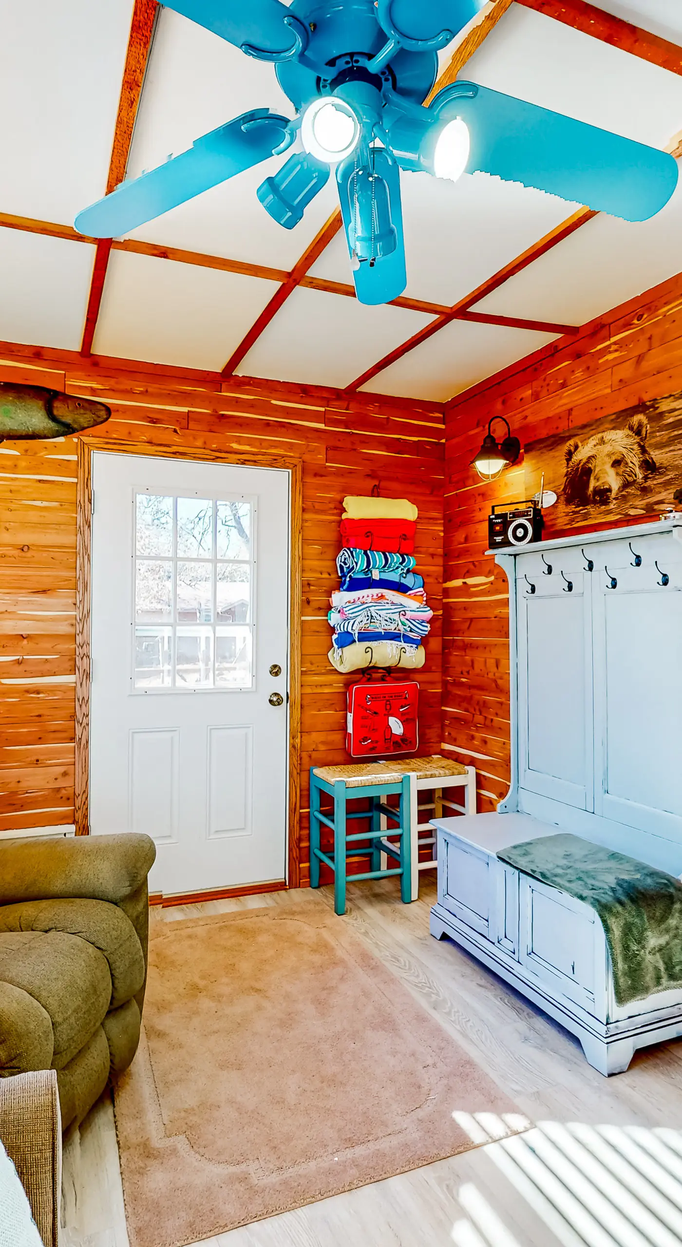 Relax at 'The Cove' Waterfront Getaway