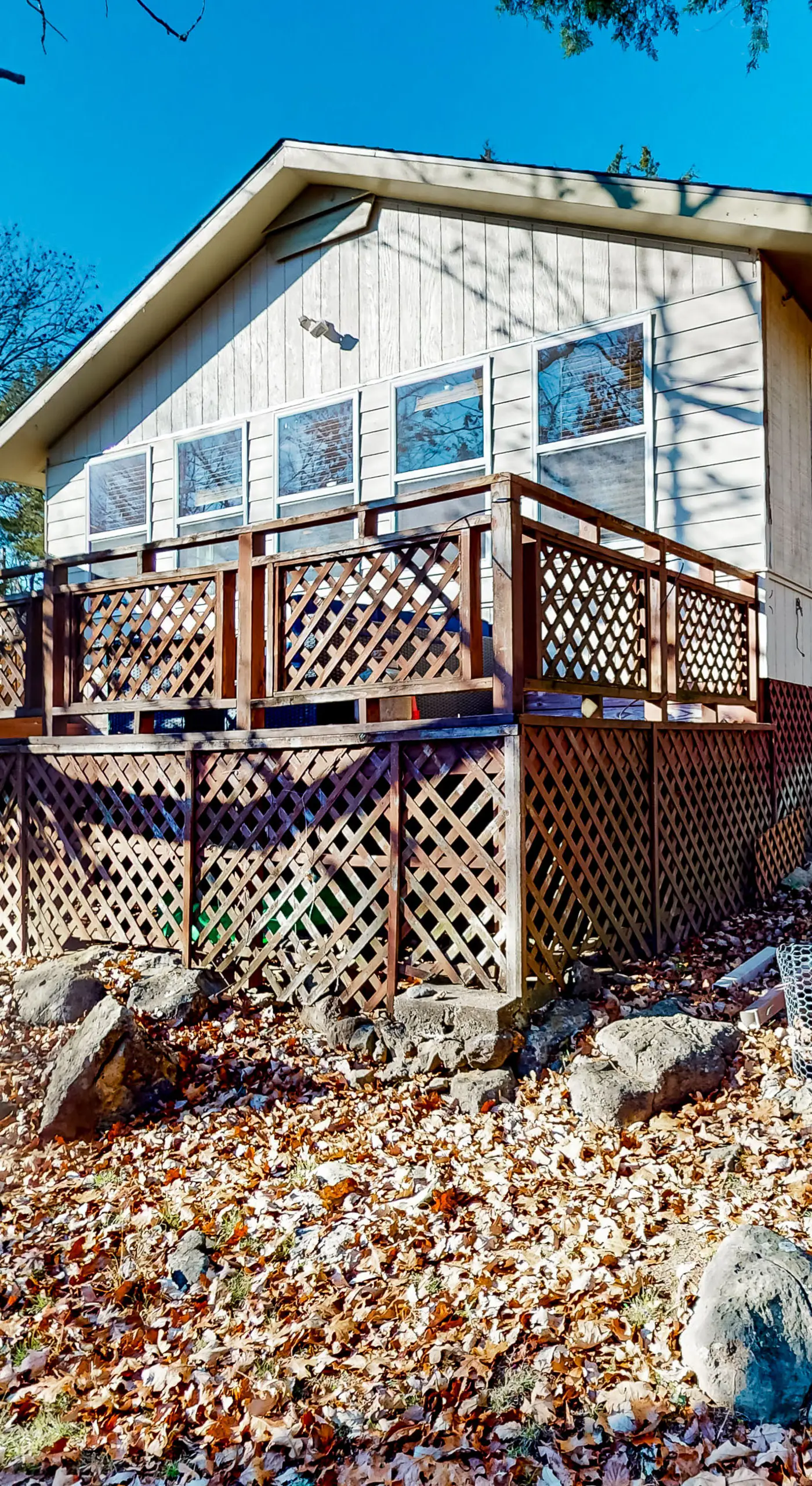 Relax at 'The Cove' Waterfront Getaway