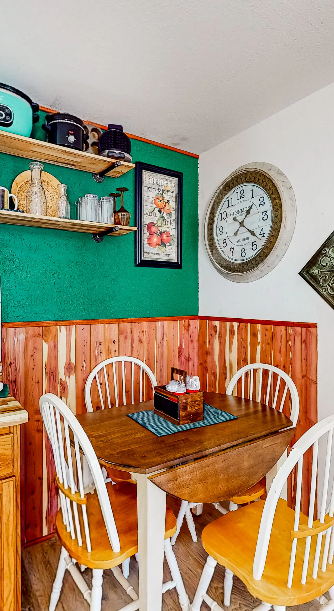 Relax at 'The Cove' Waterfront Getaway